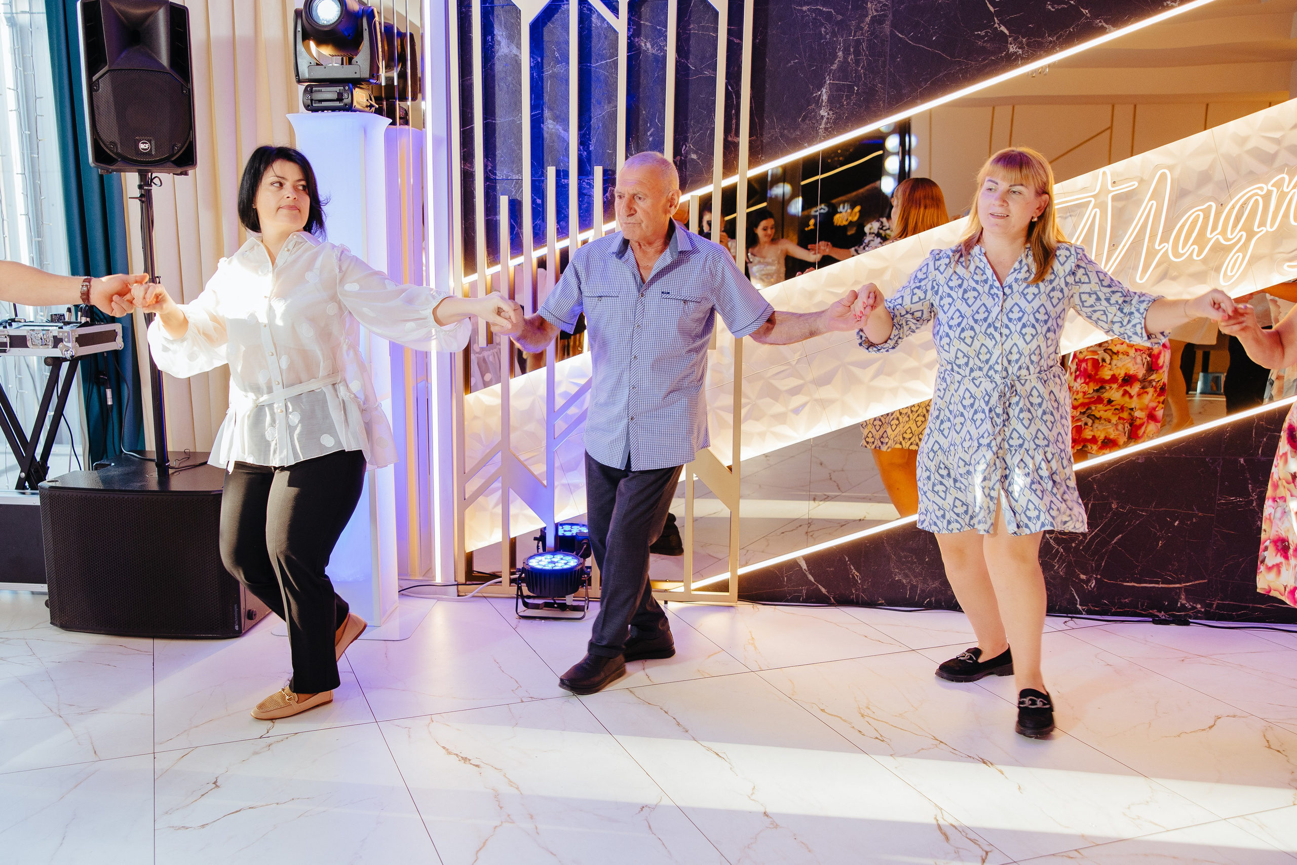 Delia. Fotograf de nuntă și evenimente private!