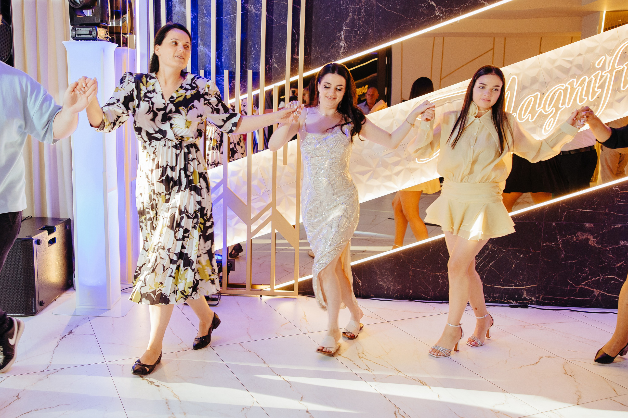 Delia. Fotograf de nuntă și evenimente private!