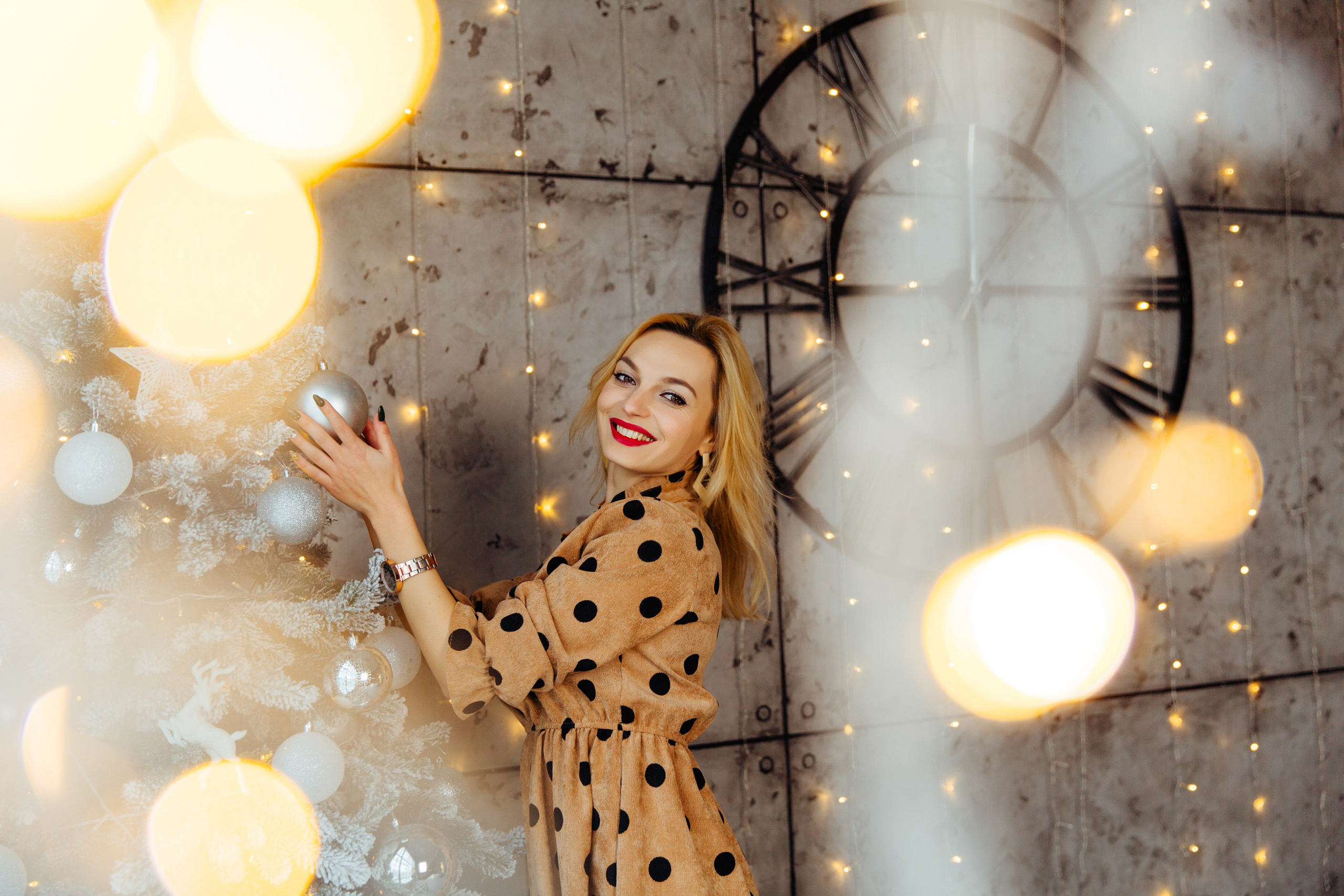 Magia sarbātorilor. Fotograf de nuntă și evenimente private!