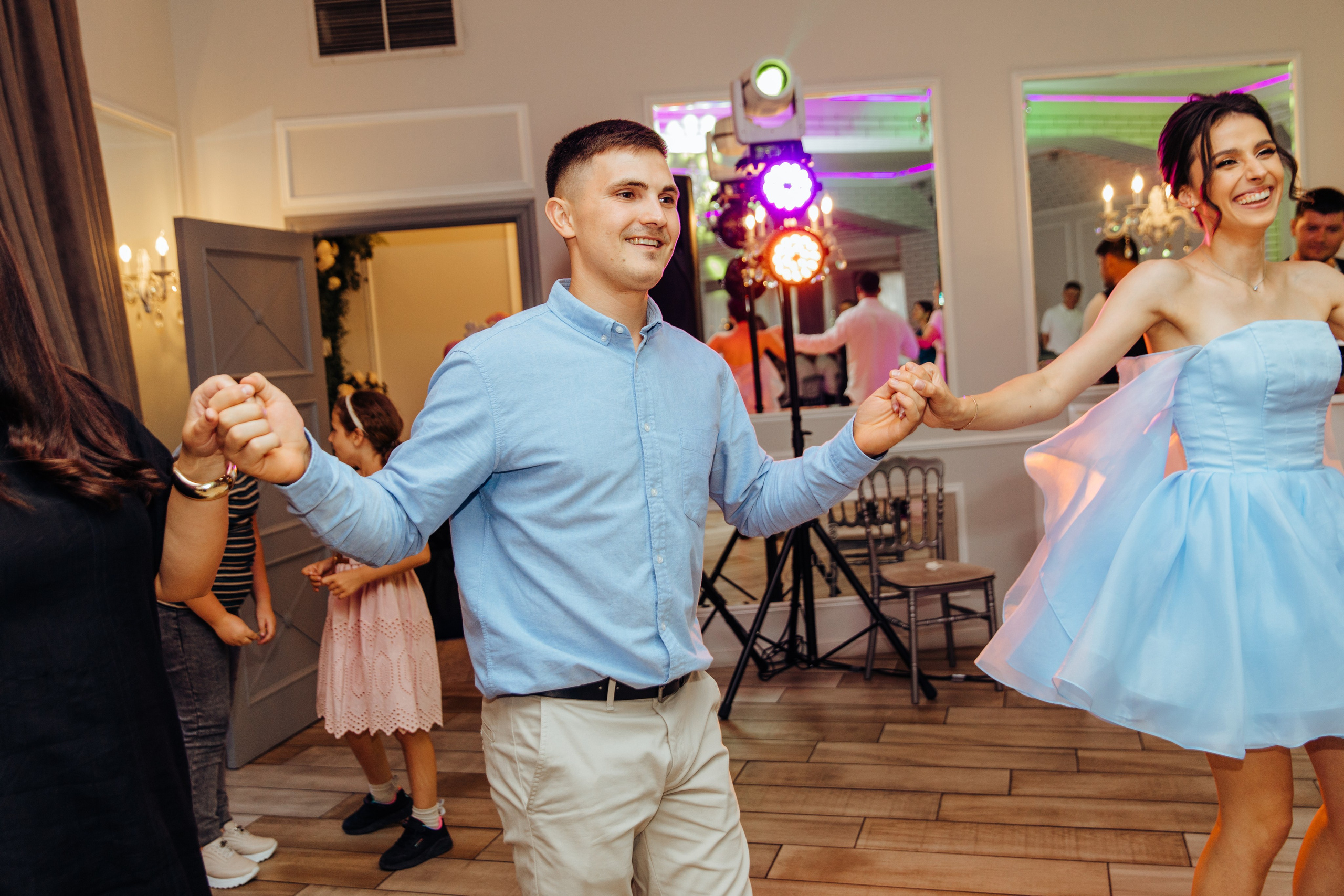 Antonia. Fotograf de nuntă și evenimente private!