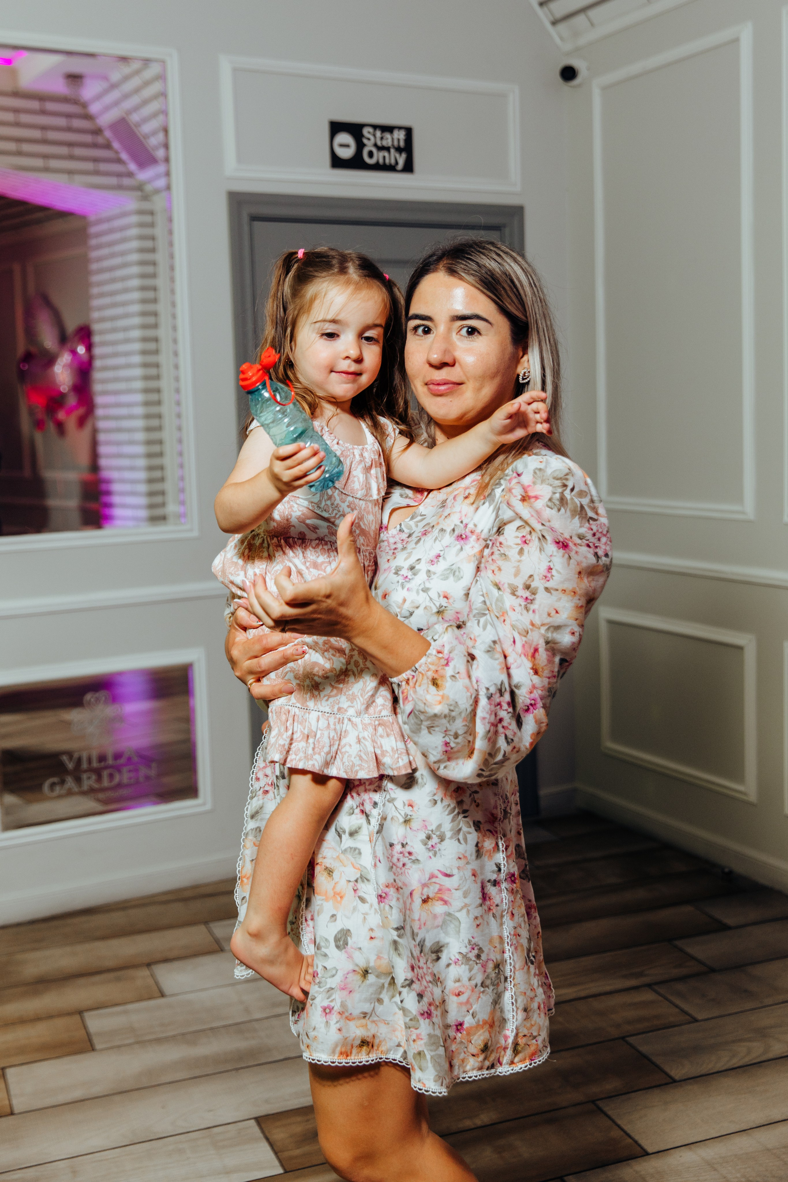 Antonia. Fotograf de nuntă și evenimente private!