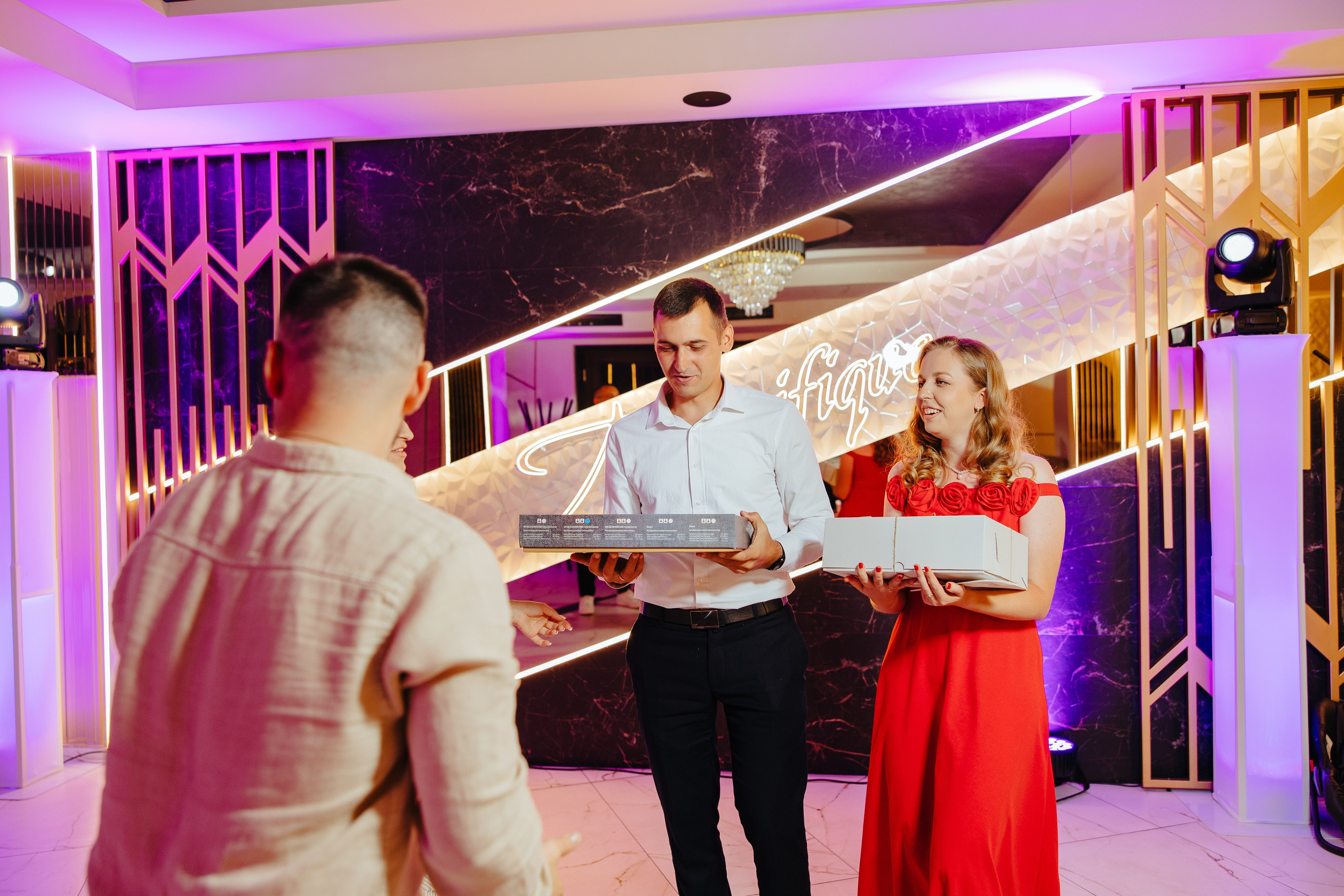 Delia. Fotograf de nuntă și evenimente private!