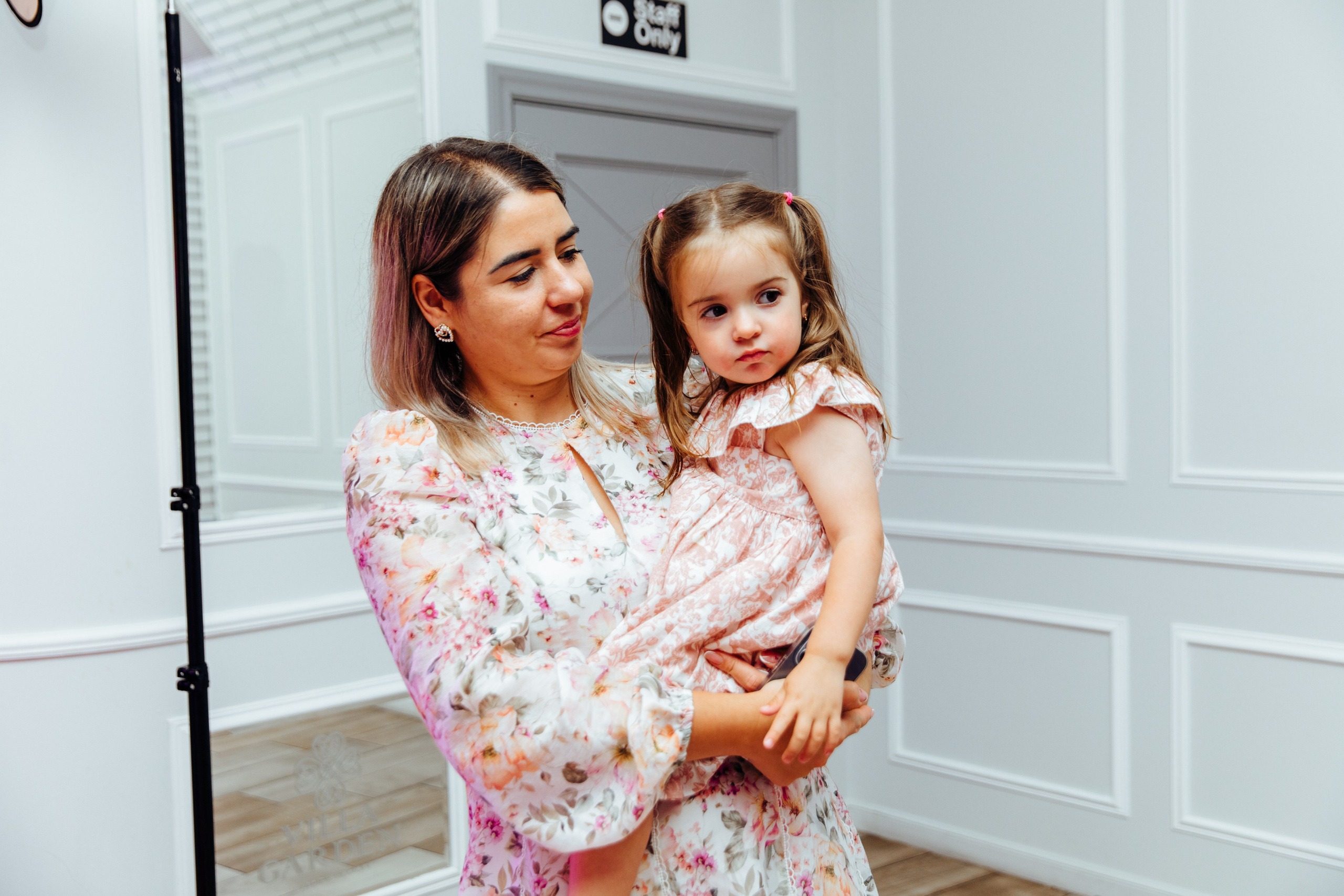 Antonia. Fotograf de nuntă și evenimente private!