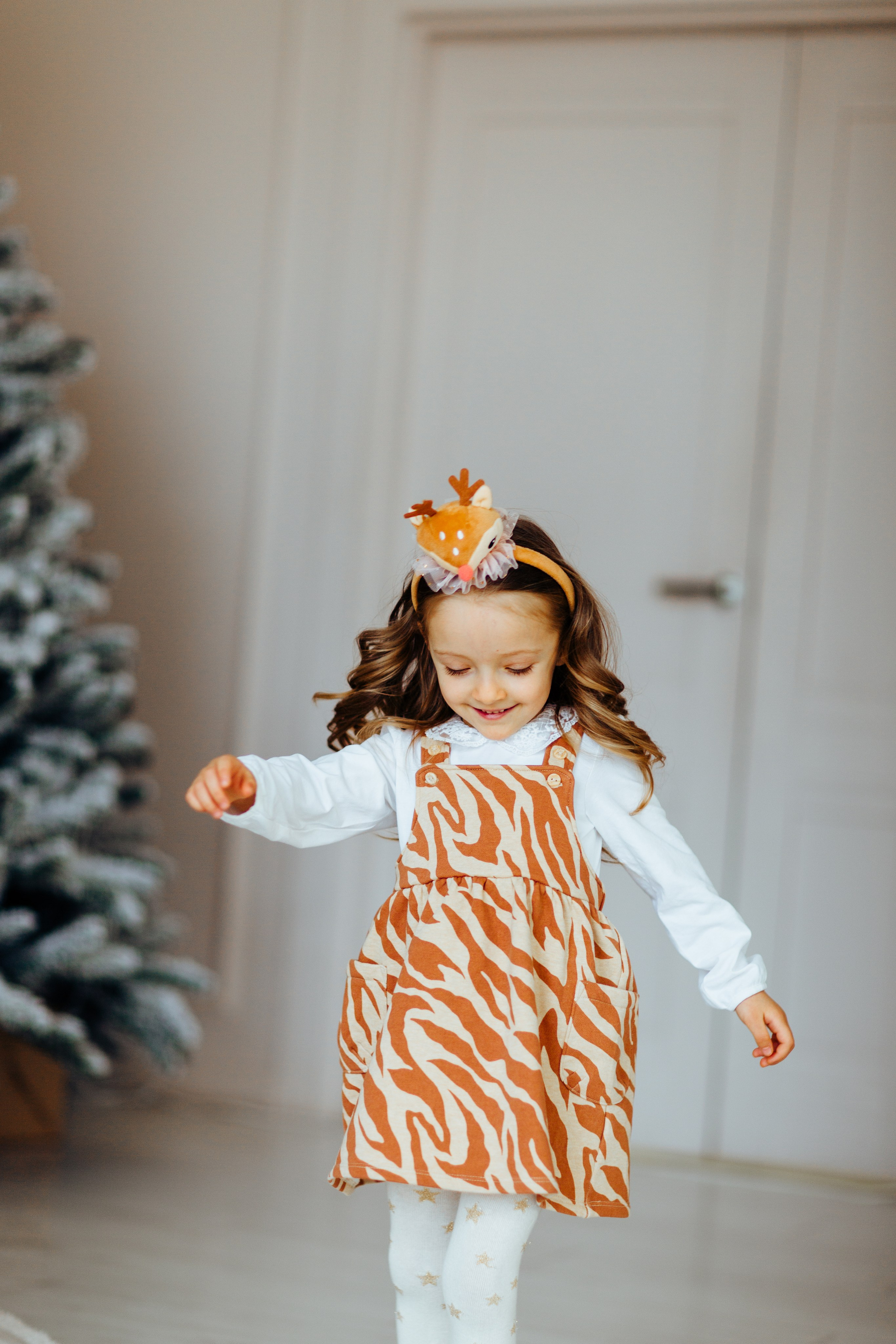 Magia sarbātorilor. Fotograf de nuntă și evenimente private!