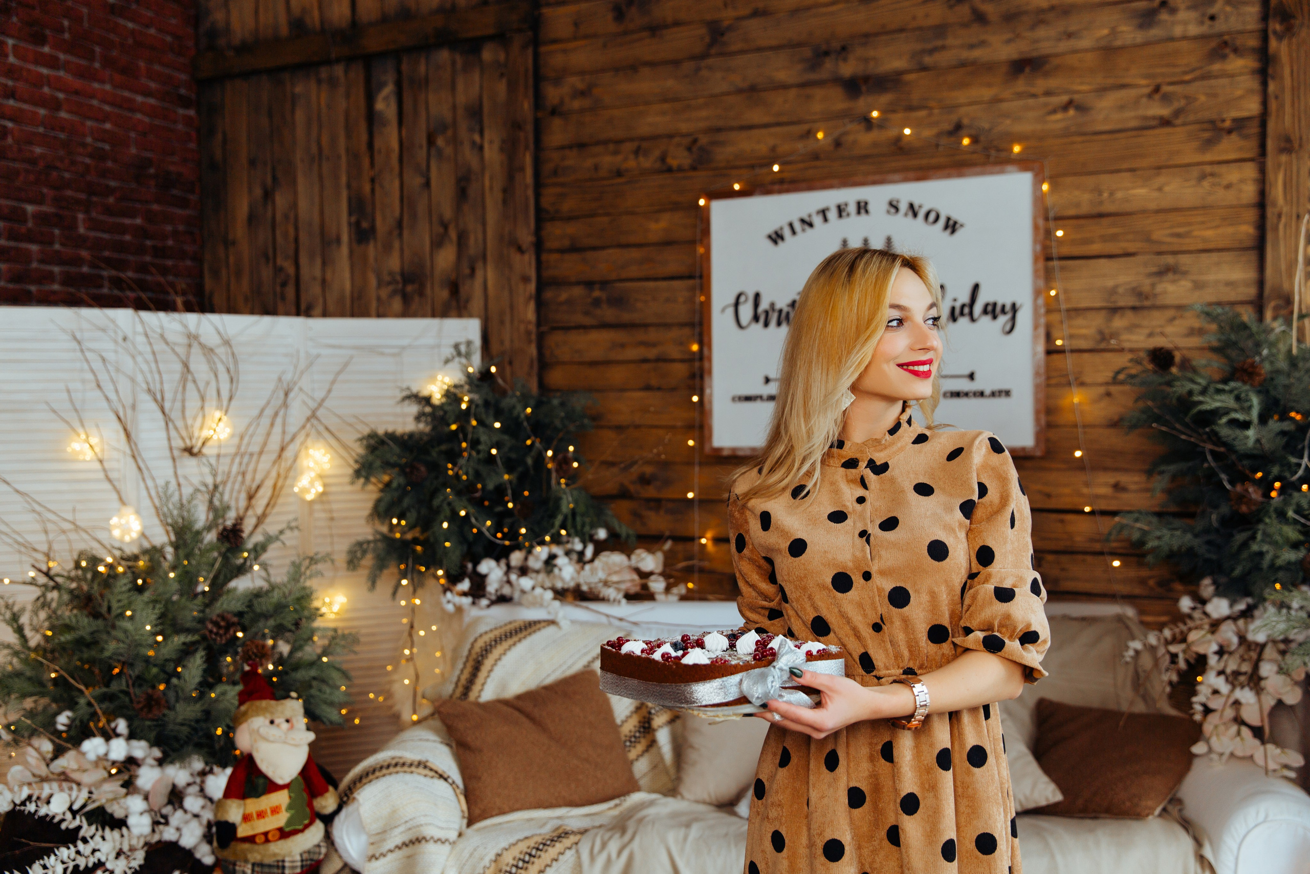 Magia sarbātorilor. Fotograf de nuntă și evenimente private!