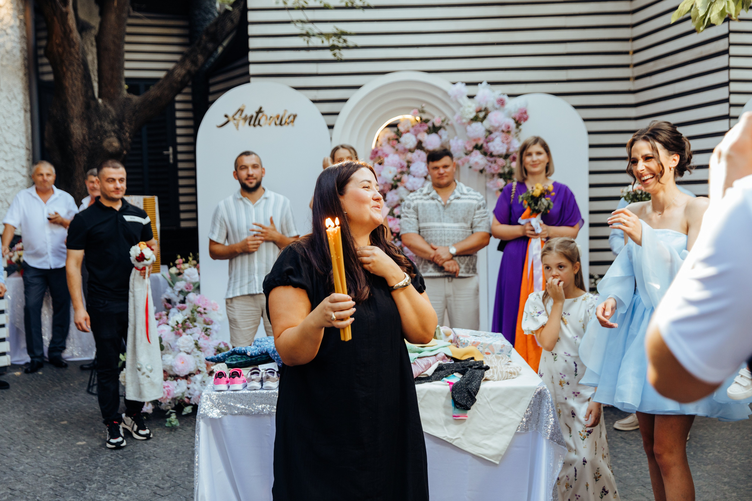 Antonia. Fotograf de nuntă și evenimente private!