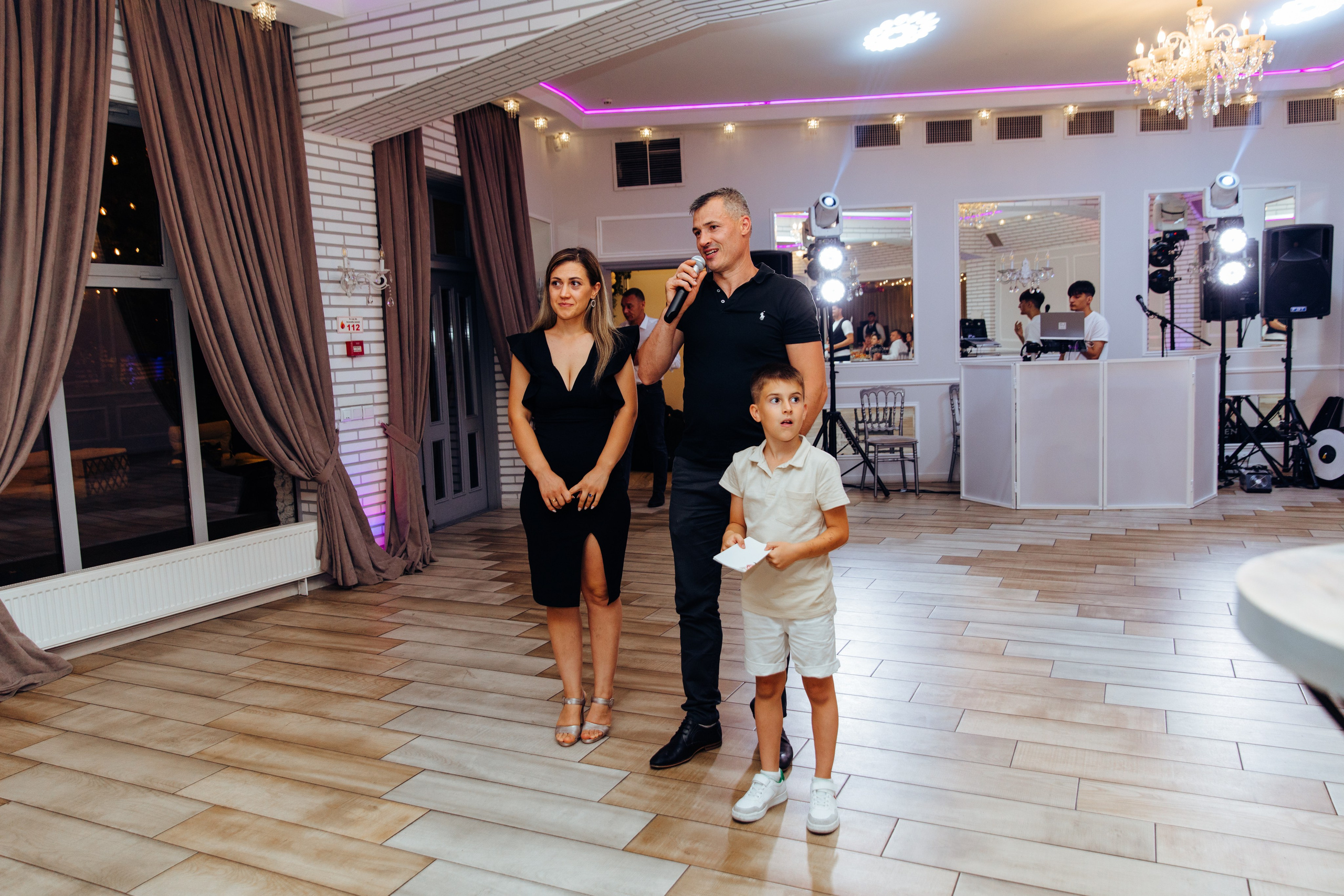 Antonia. Fotograf de nuntă și evenimente private!