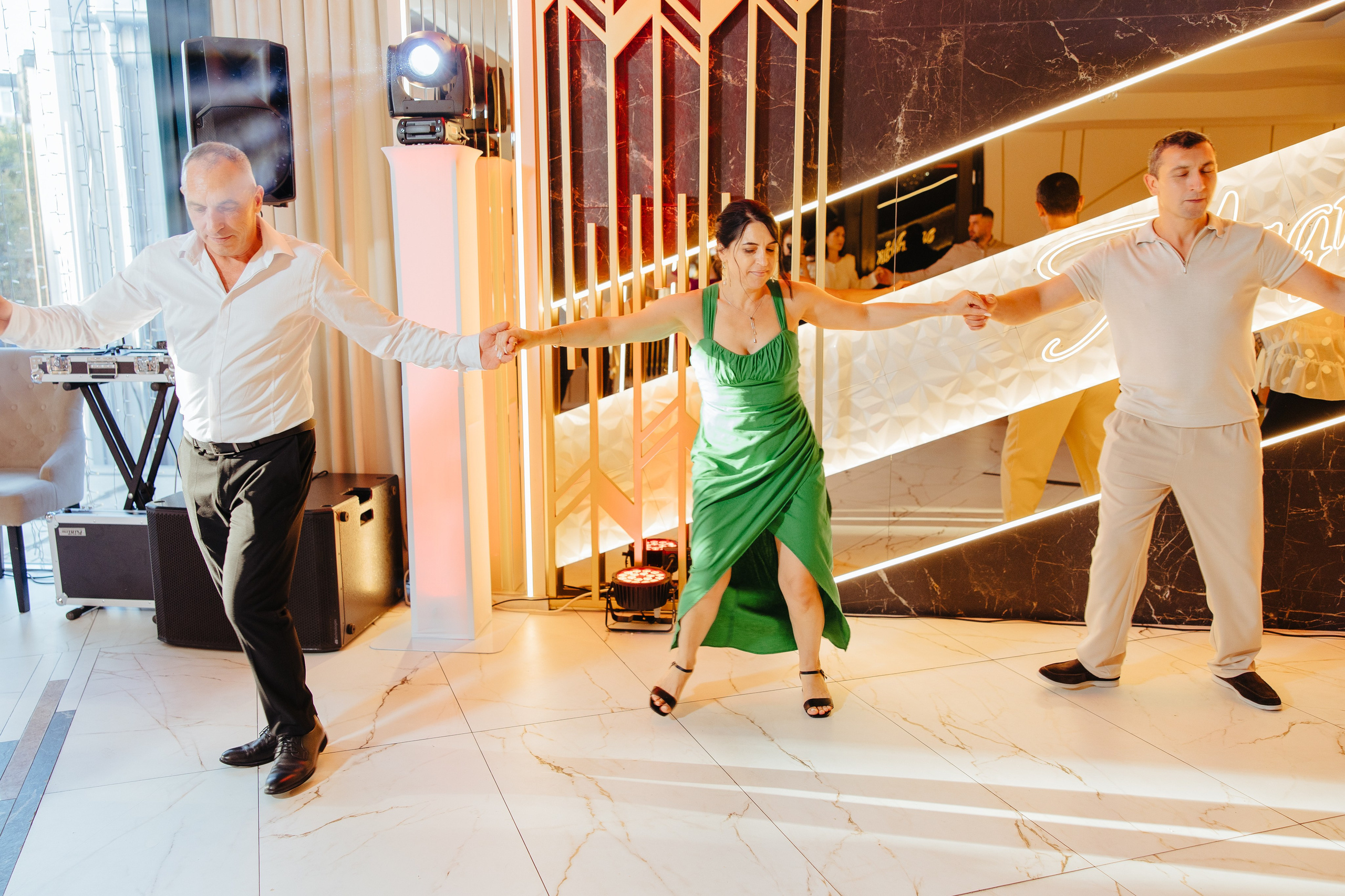 Delia. Fotograf de nuntă și evenimente private!