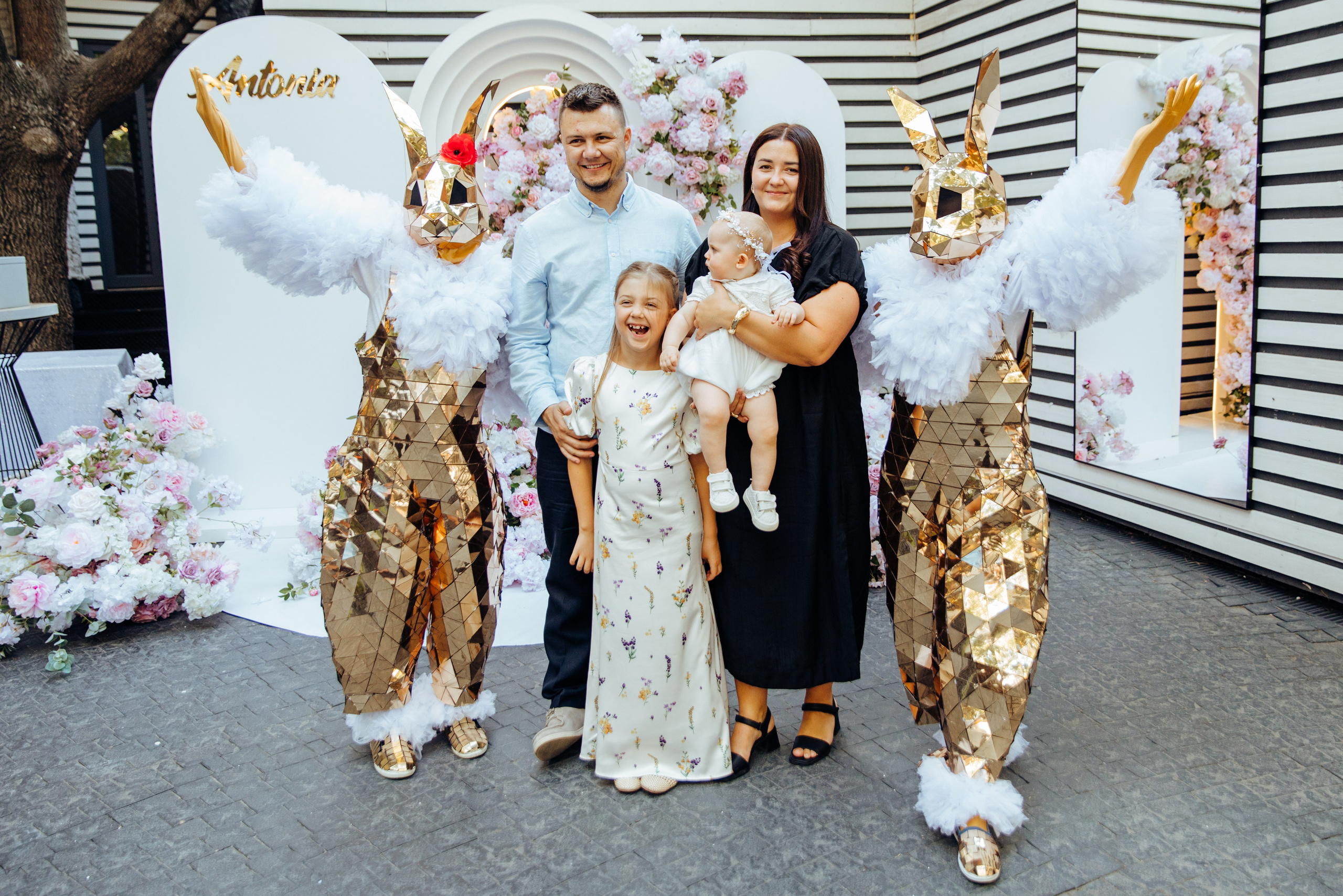 Antonia. Fotograf de nuntă și evenimente private!