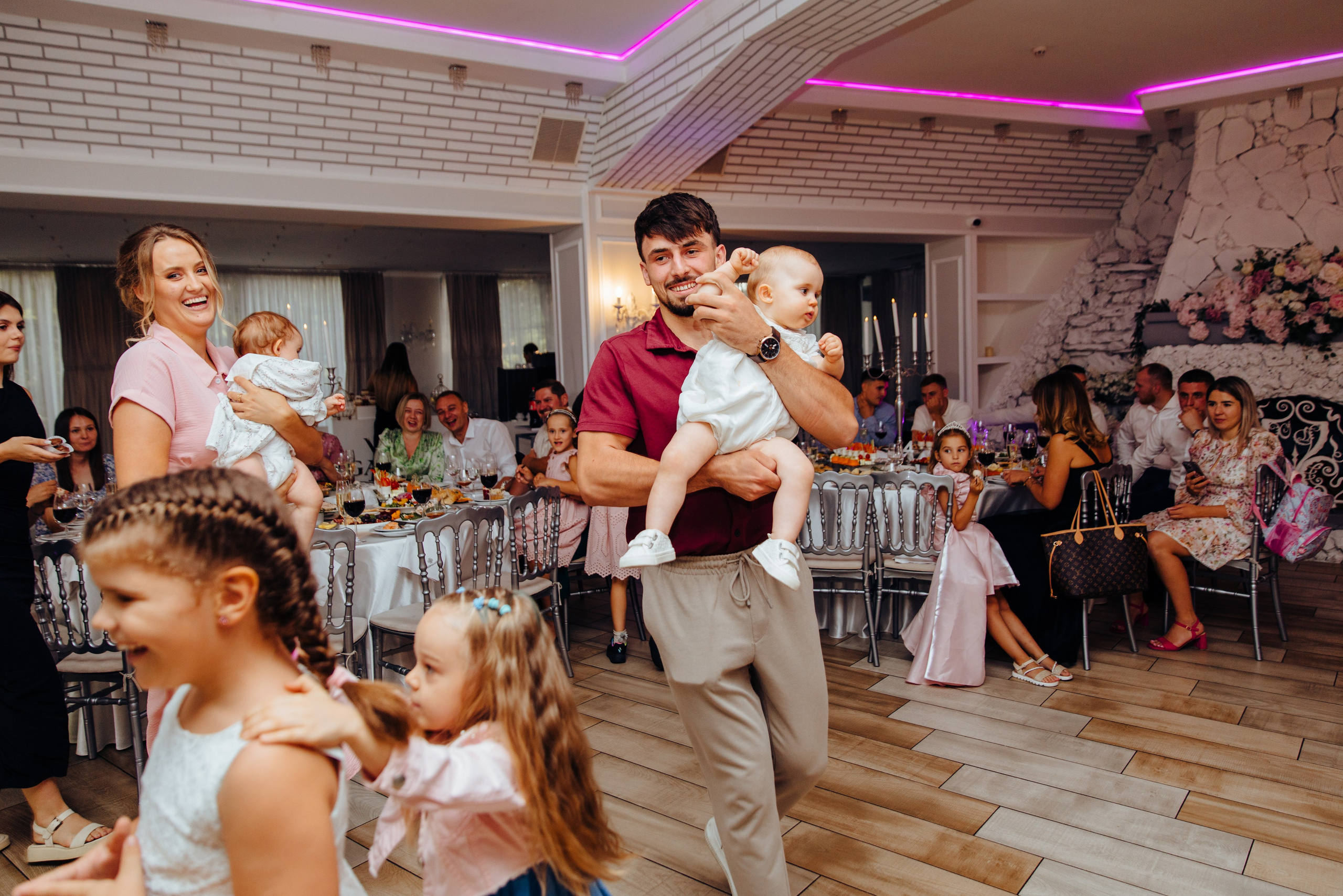 Antonia. Fotograf de nuntă și evenimente private!