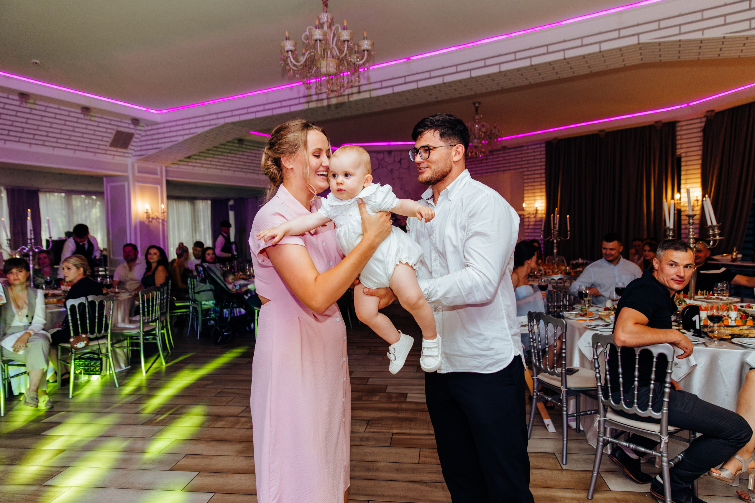 Antonia. Fotograf de nuntă și evenimente private!