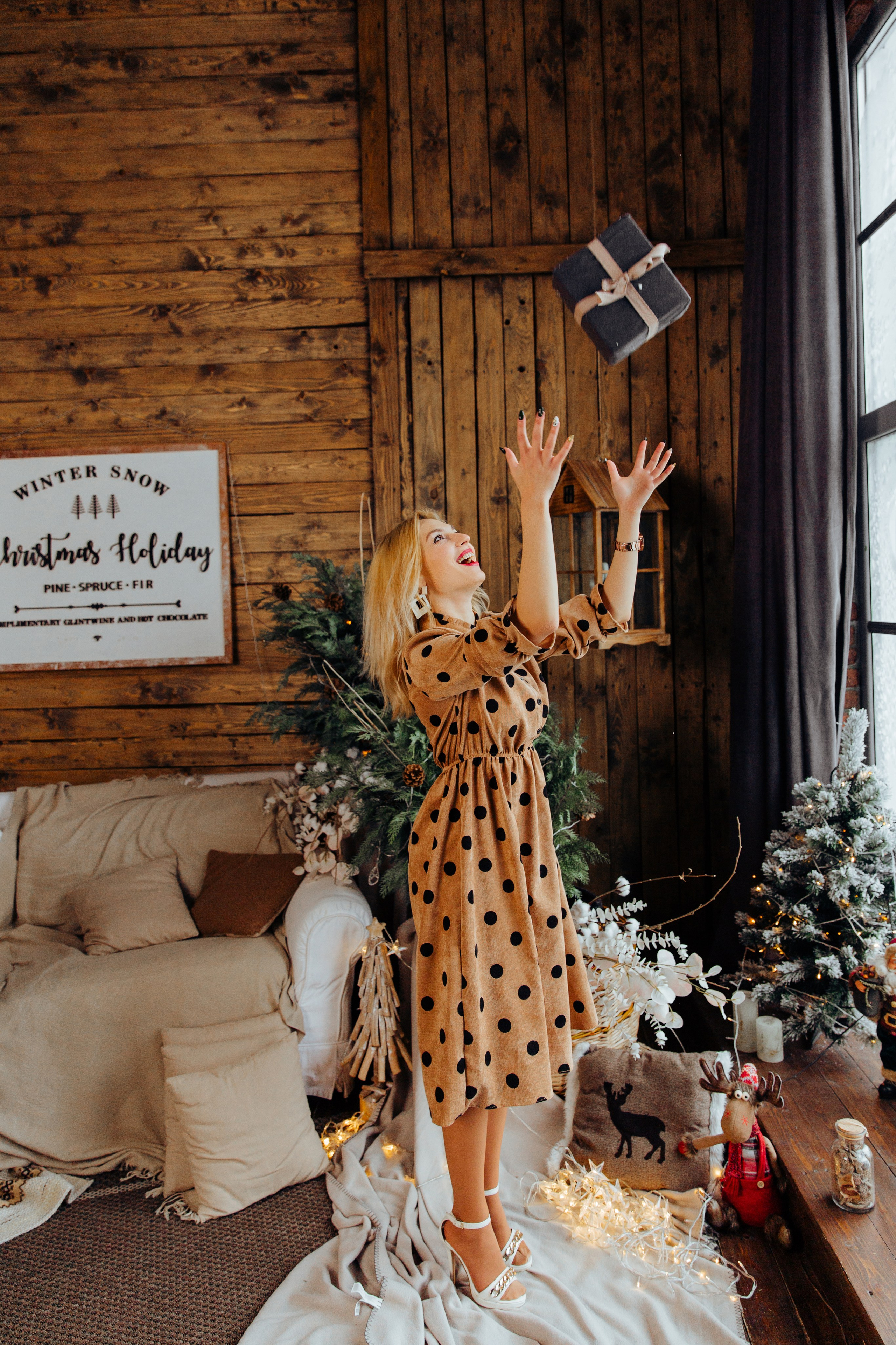 Magia sarbātorilor. Fotograf de nuntă și evenimente private!