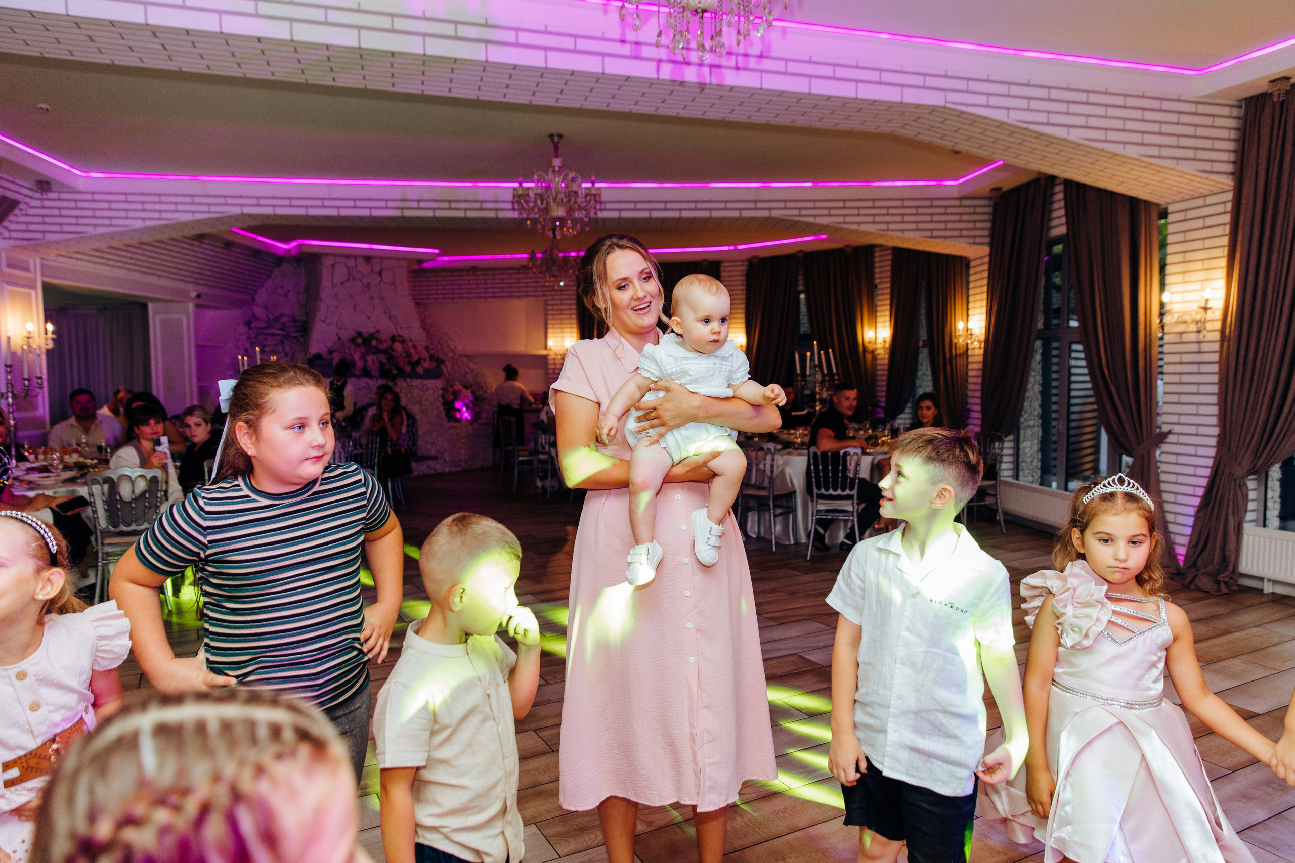 Antonia. Fotograf de nuntă și evenimente private!