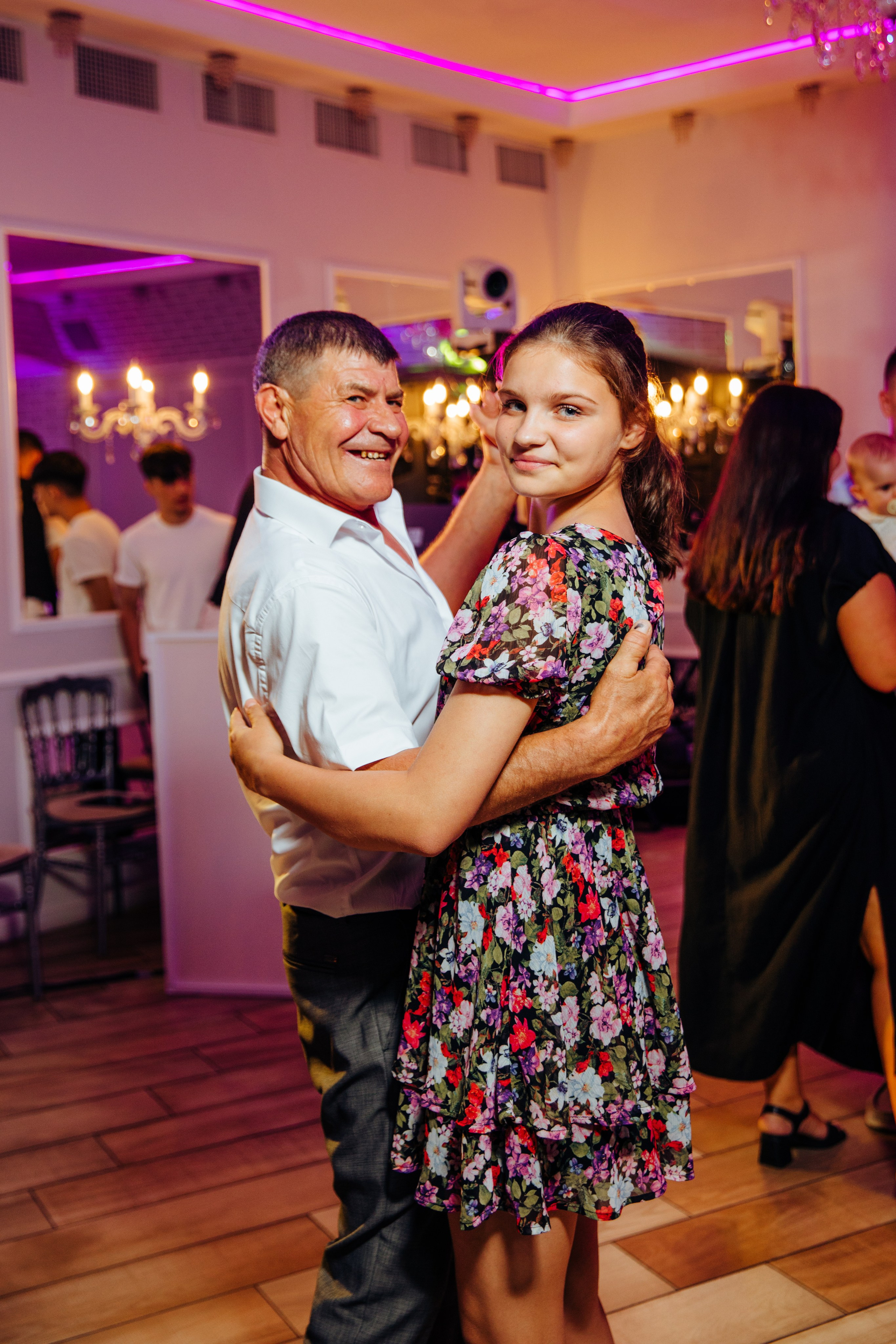 Antonia. Fotograf de nuntă și evenimente private!