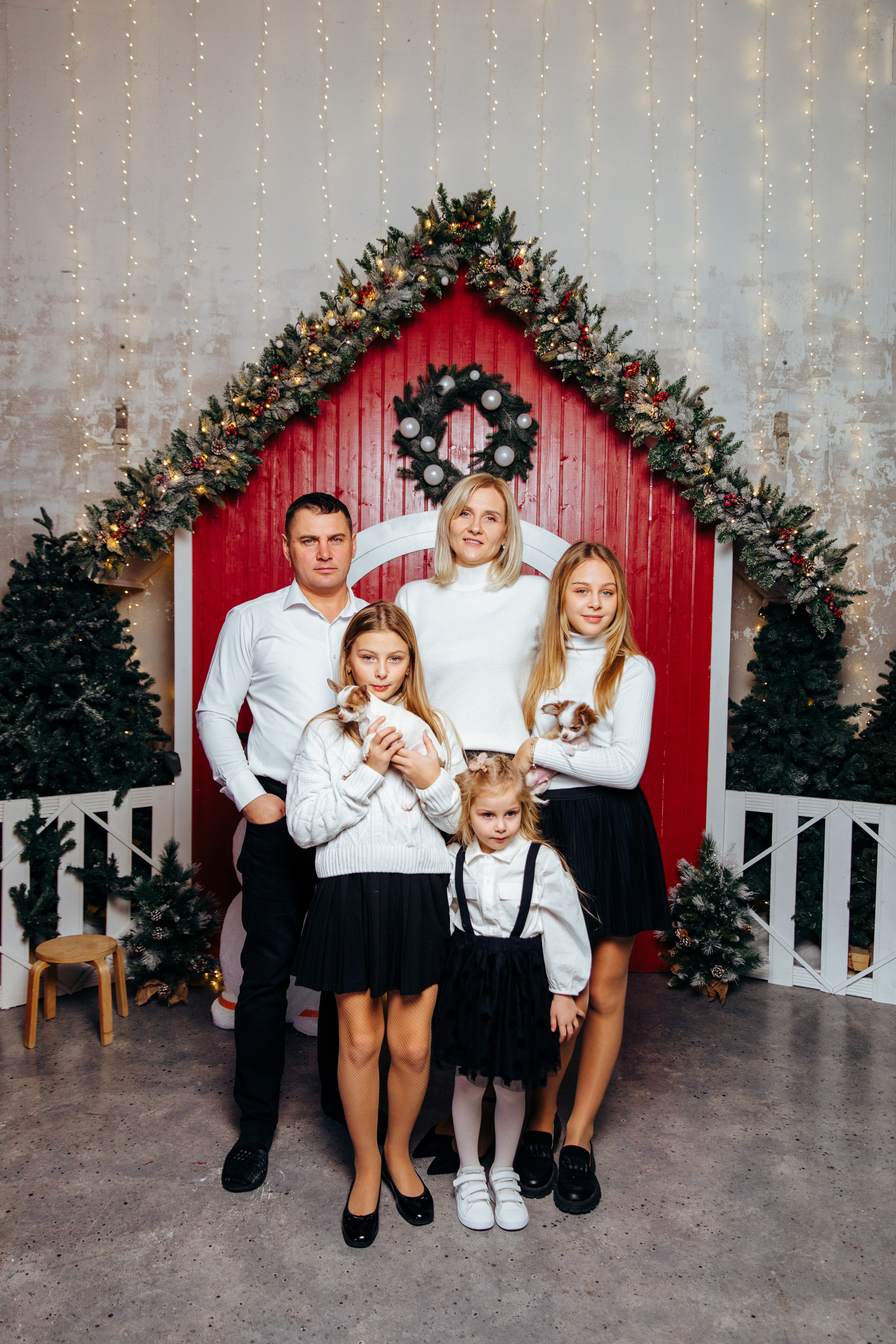 Magia sarbātorilor. Fotograf de nuntă și evenimente private!