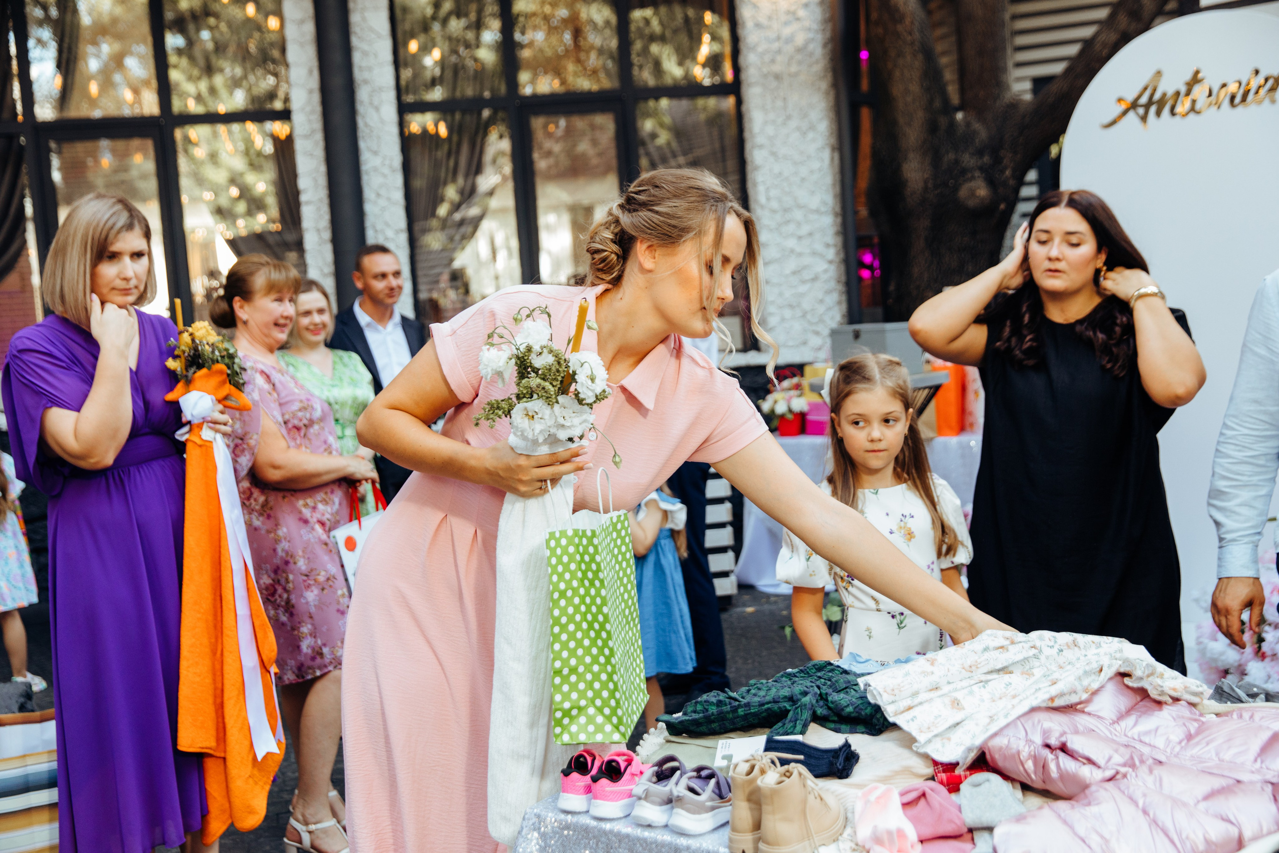 Antonia. Fotograf de nuntă și evenimente private!