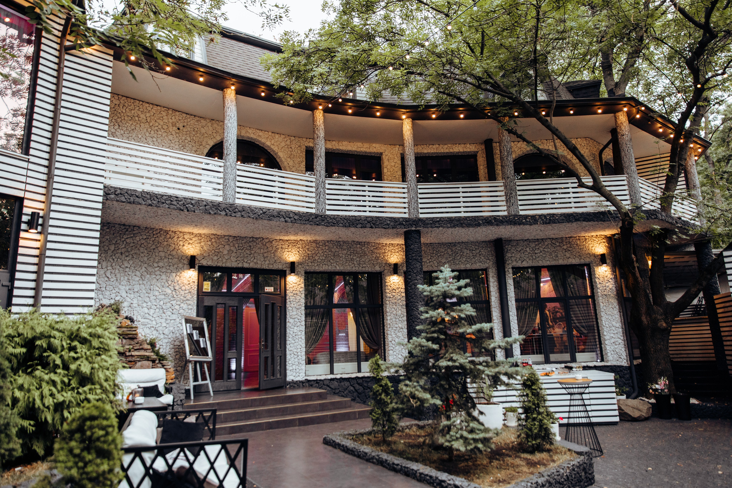 Antonia. Fotograf de nuntă și evenimente private!