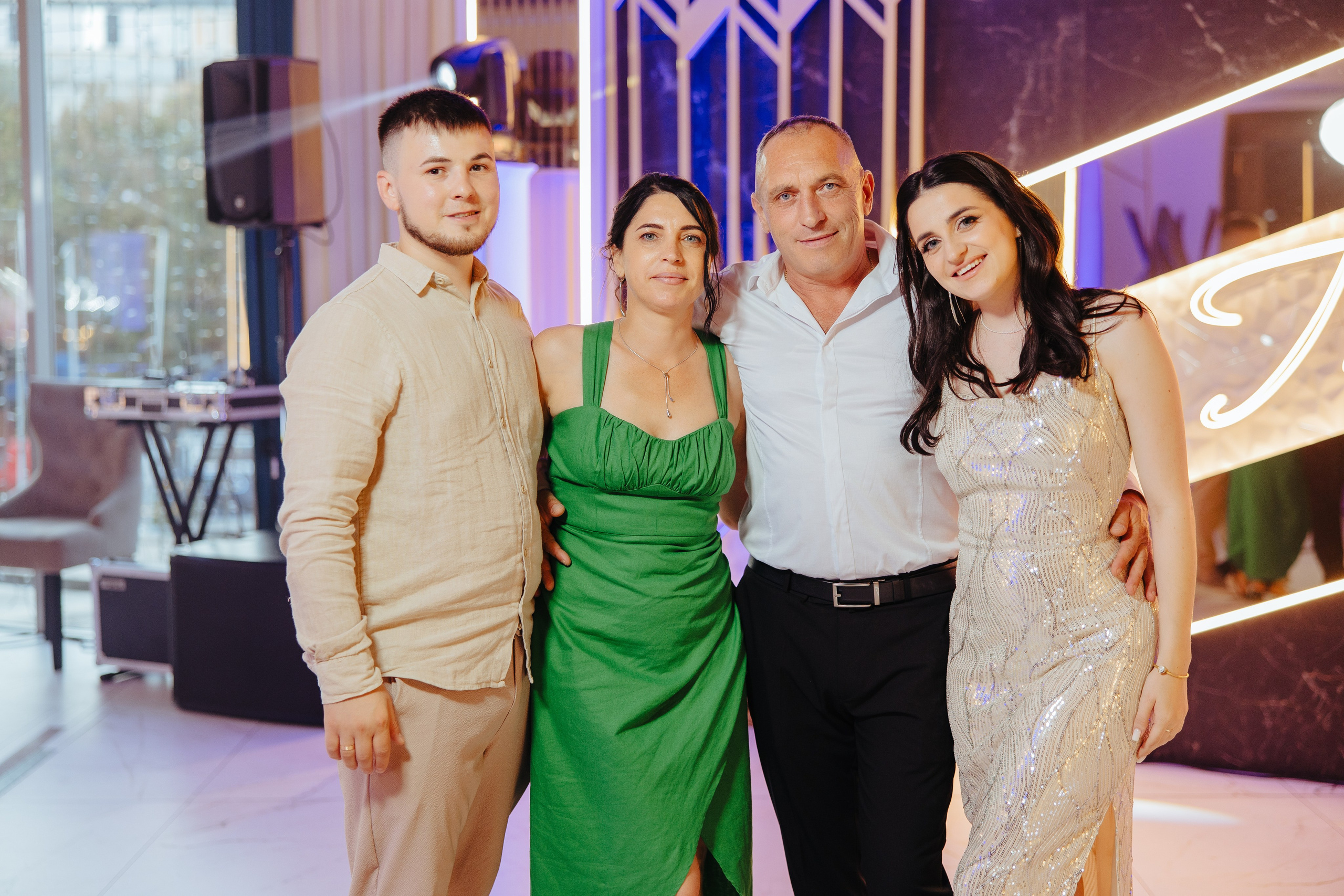 Delia. Fotograf de nuntă și evenimente private!