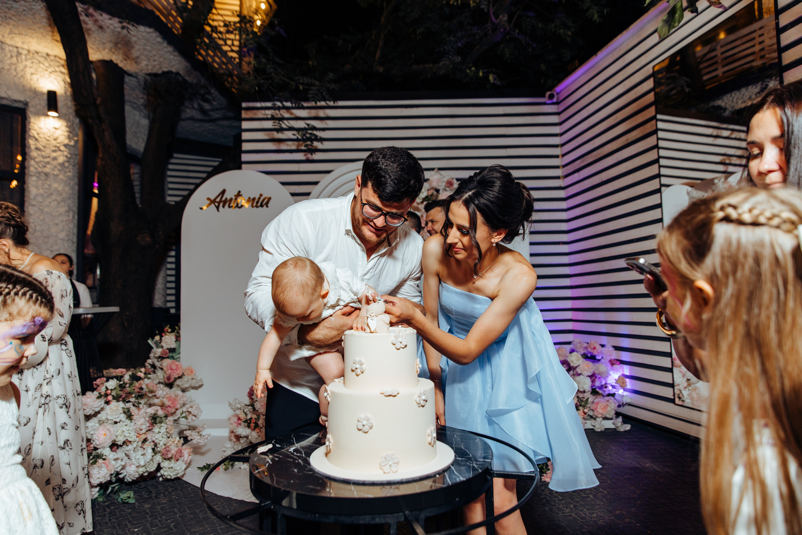 Antonia. Fotograf de nuntă și evenimente private!