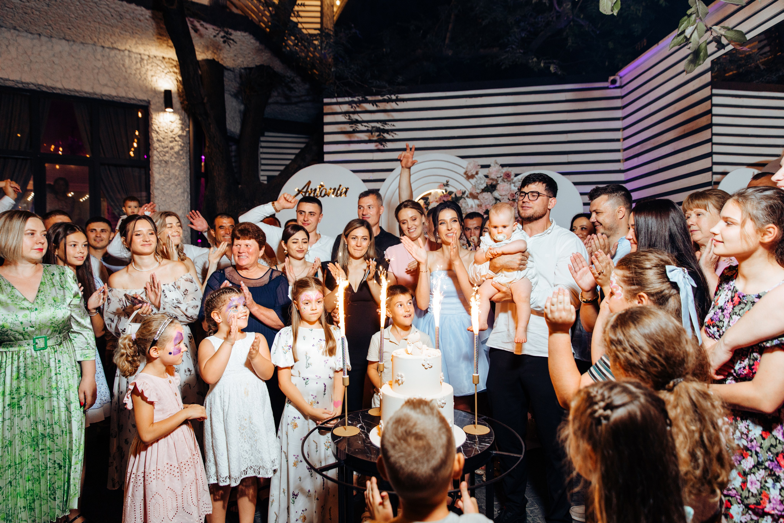 Antonia. Fotograf de nuntă și evenimente private!