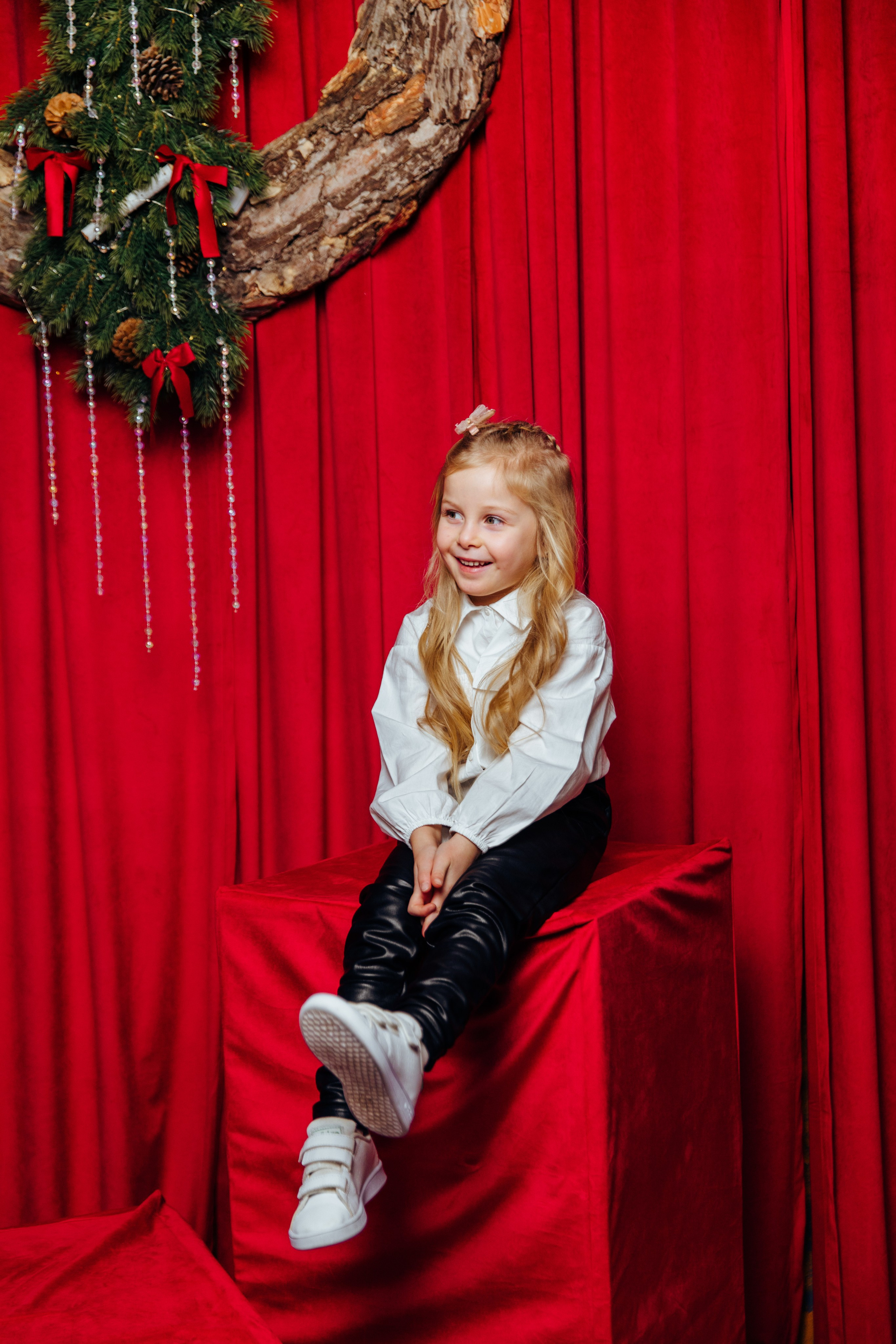 Magia sarbātorilor. Fotograf de nuntă și evenimente private!