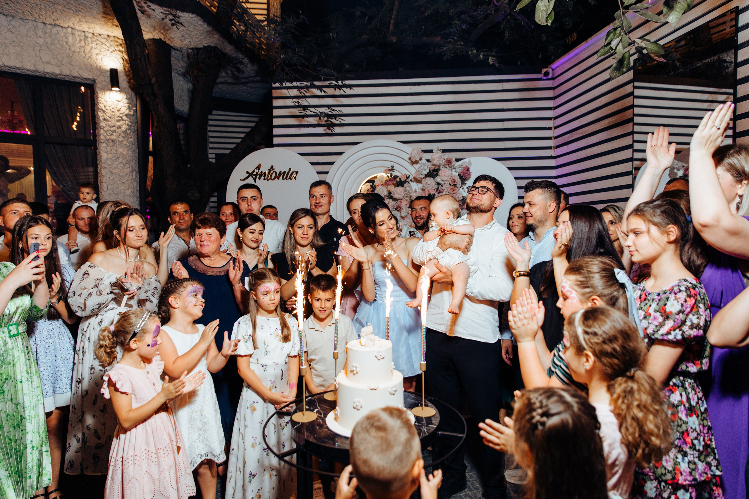 Antonia. Fotograf de nuntă și evenimente private!