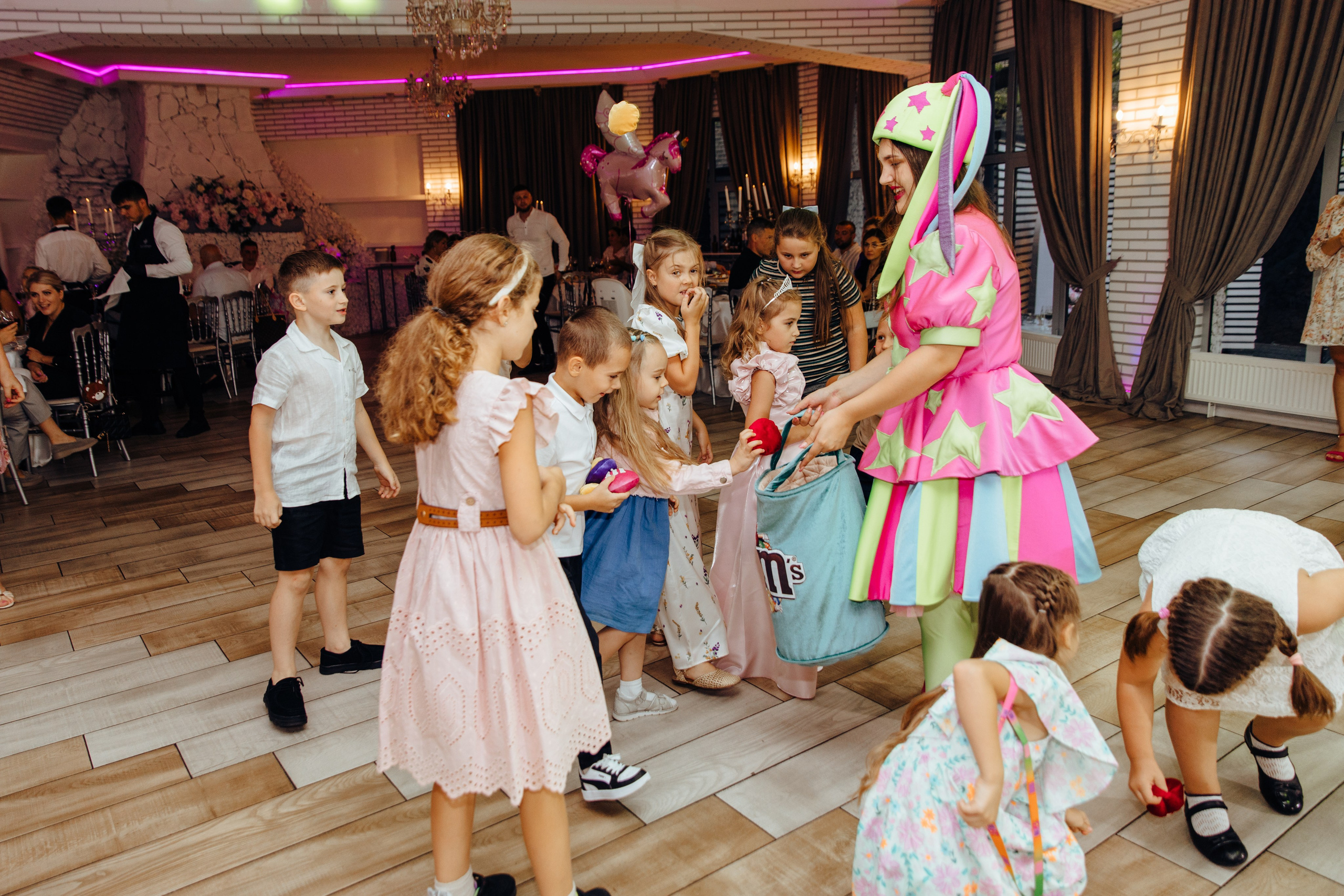 Antonia. Fotograf de nuntă și evenimente private!