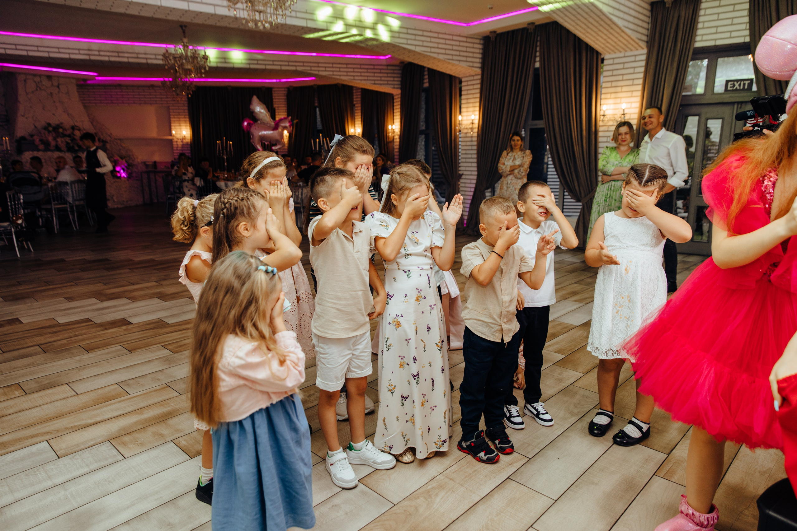 Antonia. Fotograf de nuntă și evenimente private!