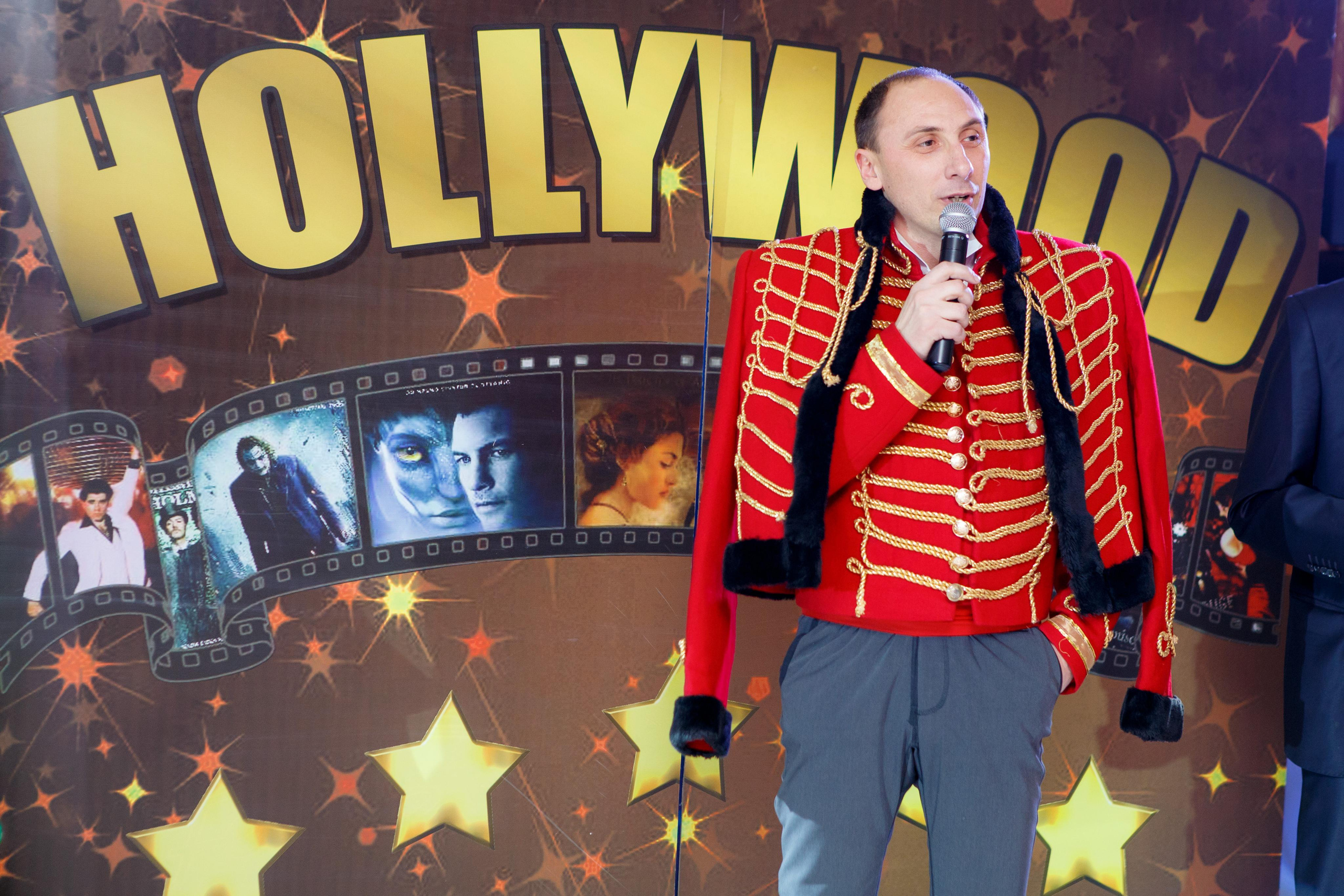 Servicii de Moderator,Dj,Lumini,Fum greu,Foto și video,Iepurasii de aur,Show programe la Chișinău și în afară țării.                                                                                          Услуги Ведущего,Диджея,Свет,Тяжелый дым,Фото и видео,Зеркальные кролики,Шоу программа в Кишиневе и по всему миру.    Viber,Whatsapp,Telegram:+37379886716.                                     