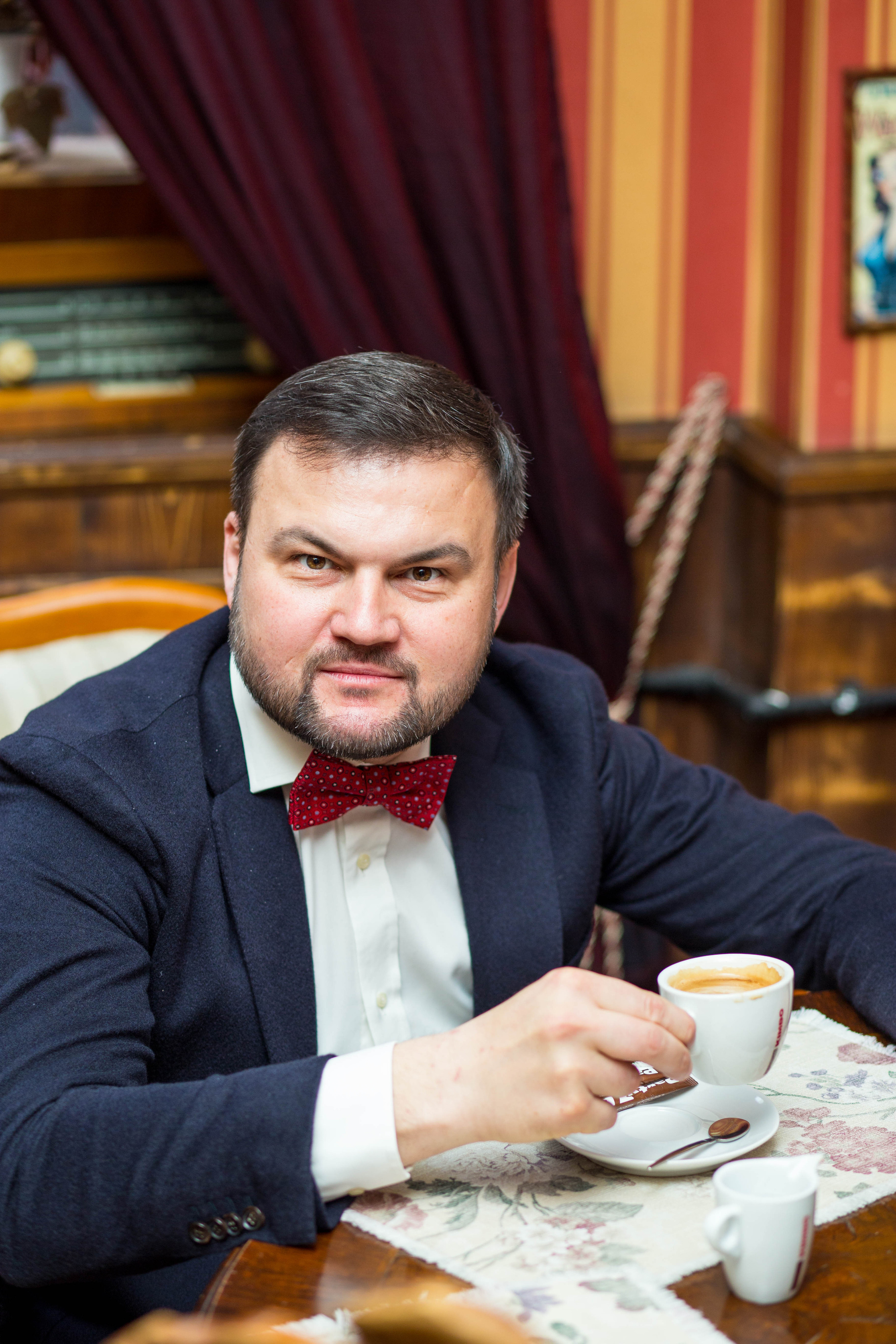 Servicii de Moderator,Dj,Lumini,Fum greu,Foto și video,Iepurasii de aur,Show programe la Chișinău și în afară țării.                                                                                          Услуги Ведущего,Диджея,Свет,Тяжелый дым,Фото и видео,Зеркальные кролики,Шоу программа в Кишиневе и по всему миру.    Viber,Whatsapp,Telegram:+37379886716.                                     