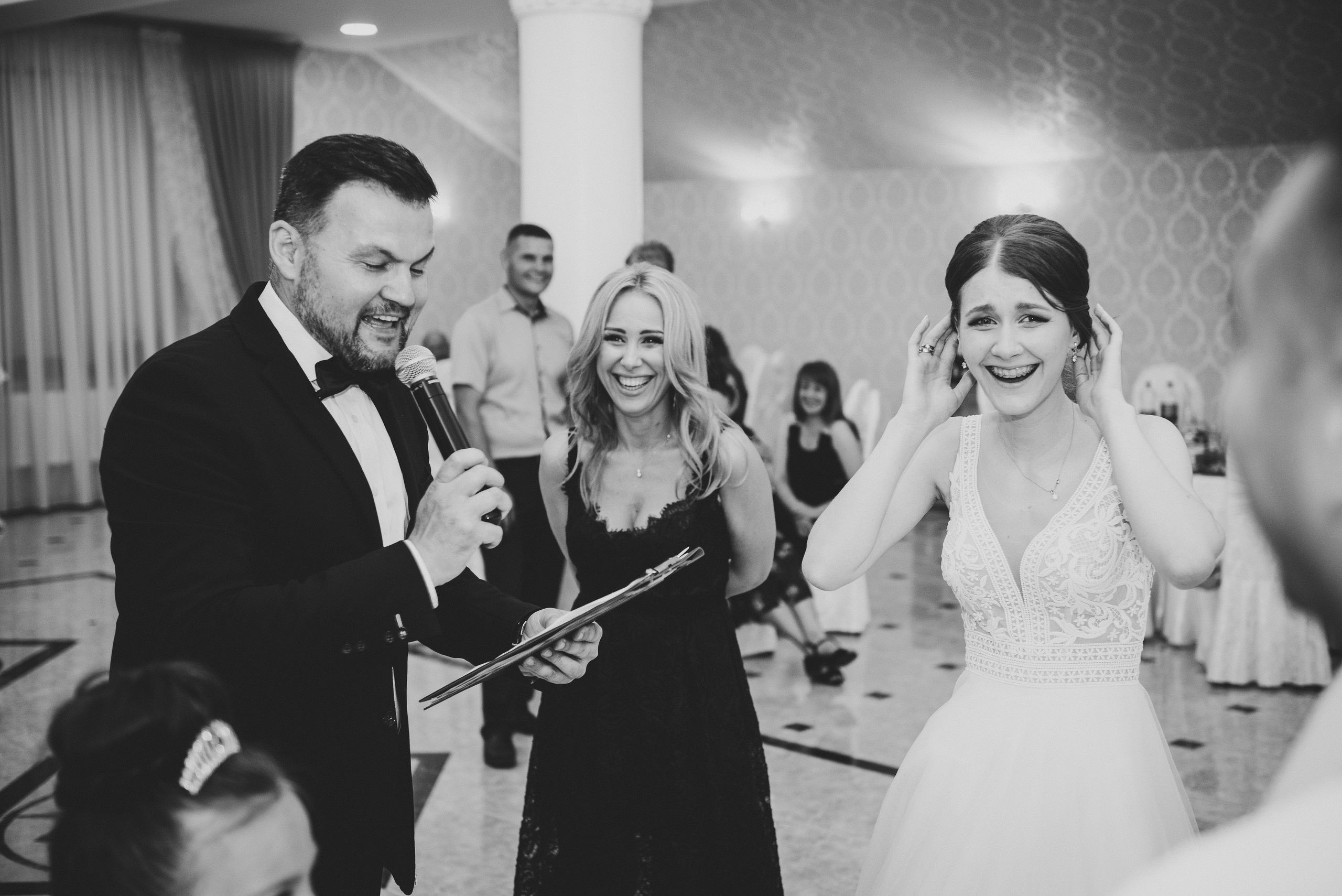 Moderator pentru nunta,cumatrie,zi de nastere,petrecerei corporative.                                                                        Ведущий на свадьбу Кишинев, Ведущий на день рождения  Кишинев, Ведущий на корпоратив Кишинев, Ведущий на выпускной Кишинев.           