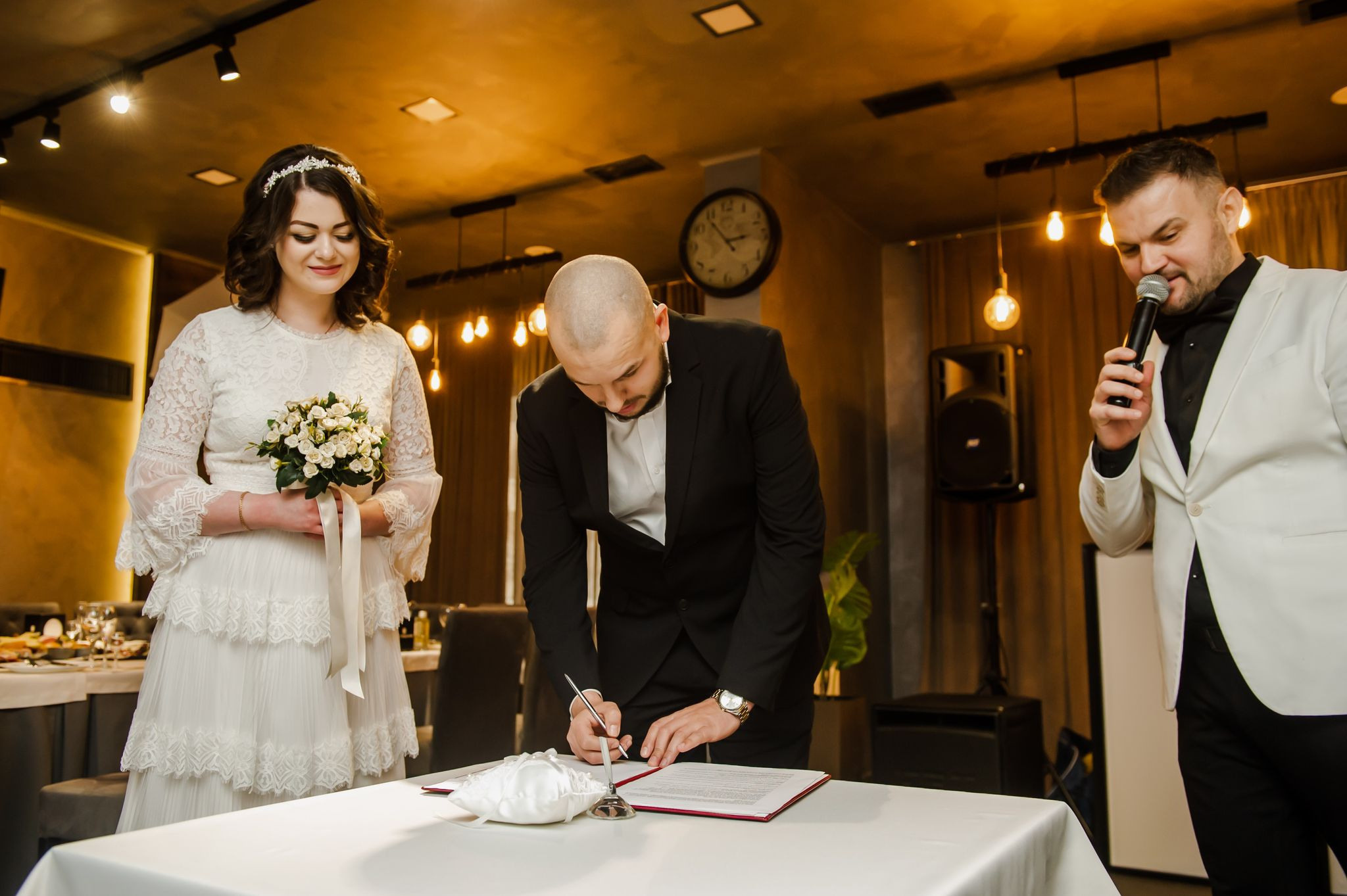 поющий ведущий кишинев