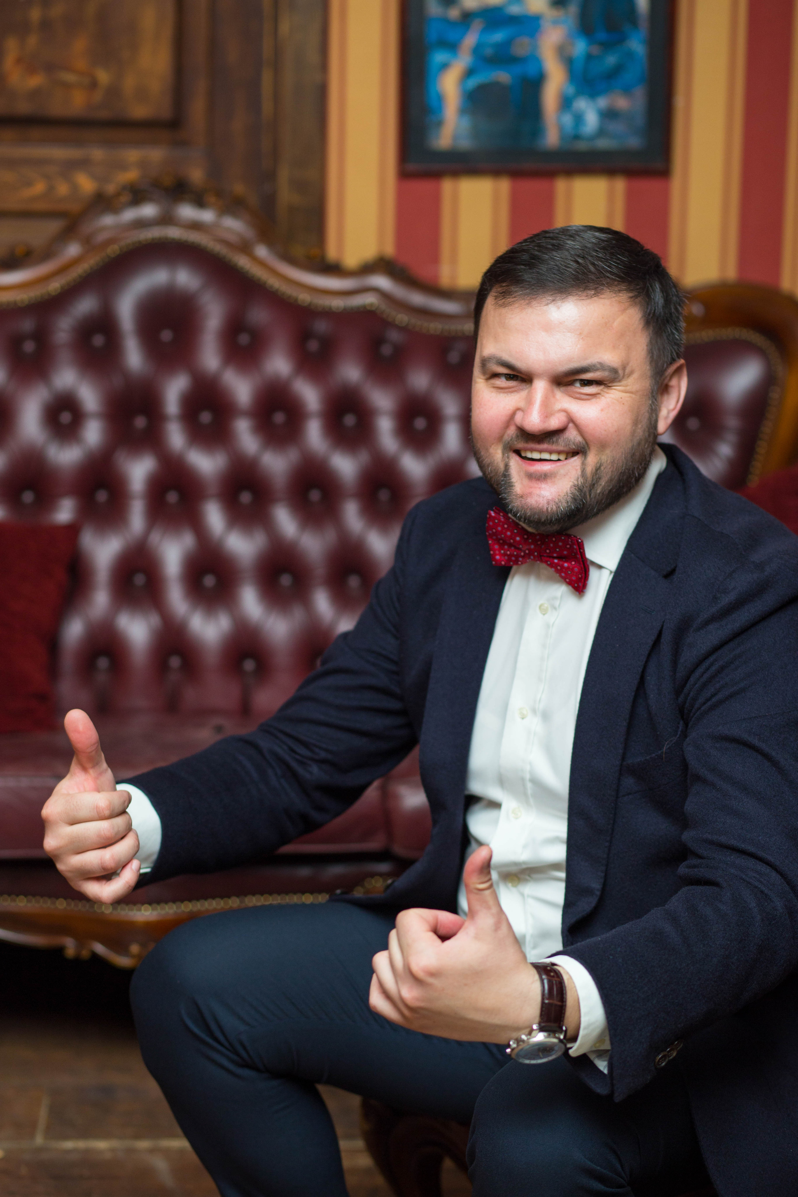 Servicii de Moderator,Dj,Lumini,Fum greu,Foto și video,Iepurasii de aur,Show programe la Chișinău și în afară țării.                                                                                          Услуги Ведущего,Диджея,Свет,Тяжелый дым,Фото и видео,Зеркальные кролики,Шоу программа в Кишиневе и по всему миру.    Viber,Whatsapp,Telegram:+37379886716.                                     