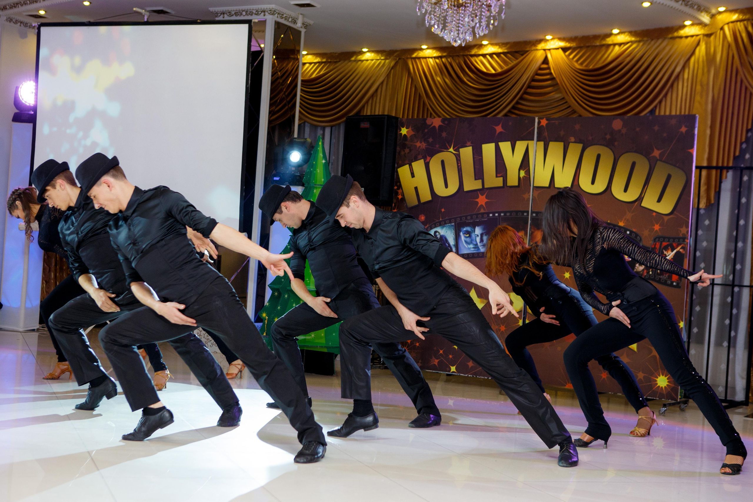 Servicii de Moderator,Dj,Lumini,Fum greu,Foto și video,Iepurasii de aur,Show programe la Chișinău și în afară țării.                                                                                          Услуги Ведущего,Диджея,Свет,Тяжелый дым,Фото и видео,Зеркальные кролики,Шоу программа в Кишиневе и по всему миру.    Viber,Whatsapp,Telegram:+37379886716.                                     