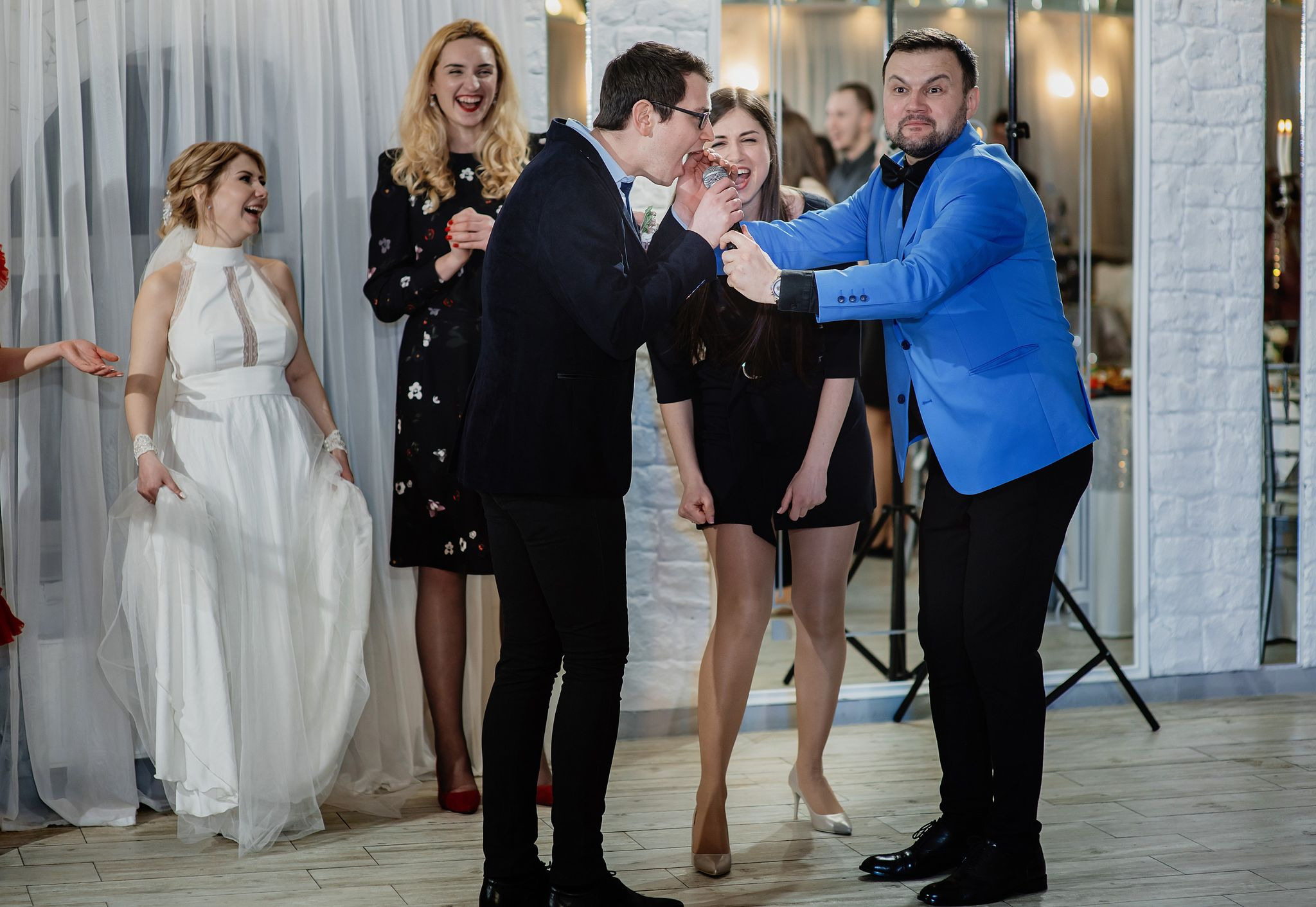 поющий ведущий кишинев