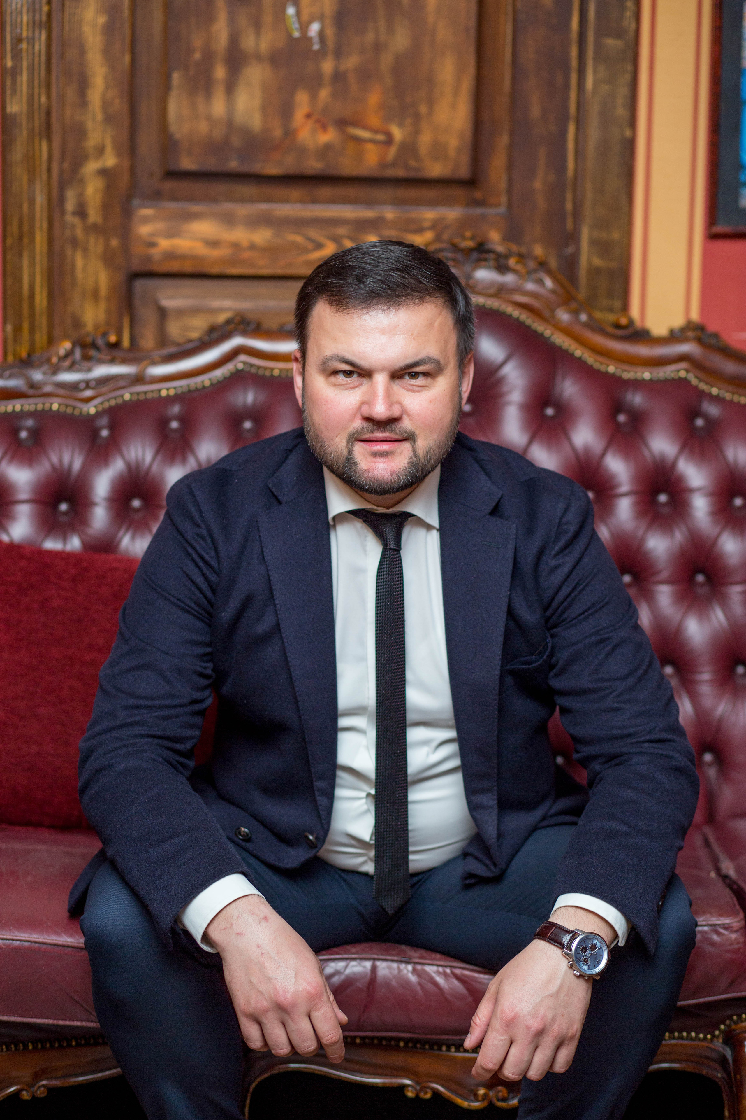 Servicii de Moderator,Dj,Lumini,Fum greu,Foto și video,Iepurasii de aur,Show programe la Chișinău și în afară țării.                                                                                          Услуги Ведущего,Диджея,Свет,Тяжелый дым,Фото и видео,Зеркальные кролики,Шоу программа в Кишиневе и по всему миру.    Viber,Whatsapp,Telegram:+37379886716.                                     