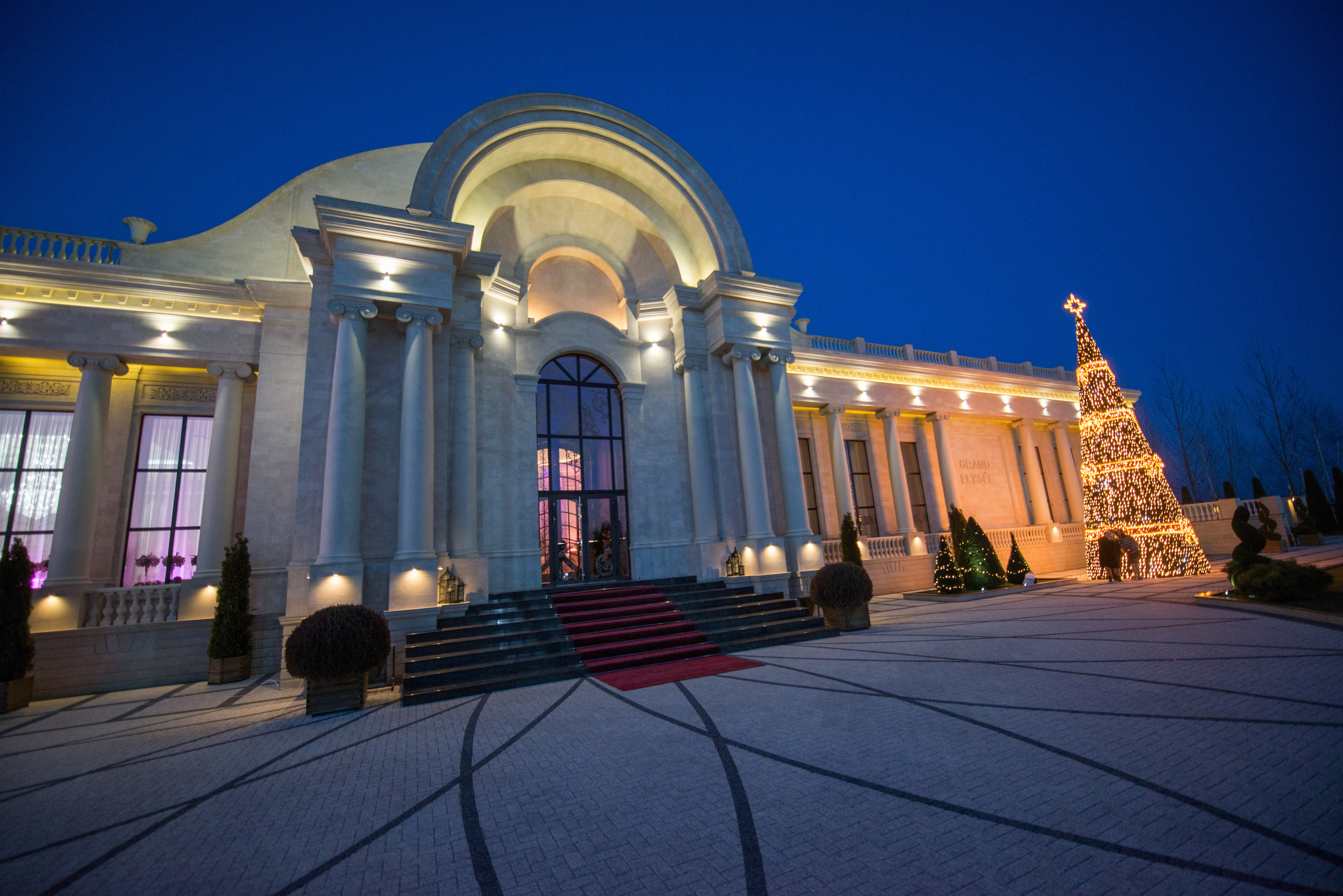 Servicii de Moderator,Dj,Lumini,Fum greu,Foto și video,Iepurasii de aur,Show programe la Chișinău și în afară țării.                                                                                          Услуги Ведущего,Диджея,Свет,Тяжелый дым,Фото и видео,Зеркальные кролики,Шоу программа в Кишиневе и по всему миру.    Viber,Whatsapp,Telegram:+37379886716.                                     