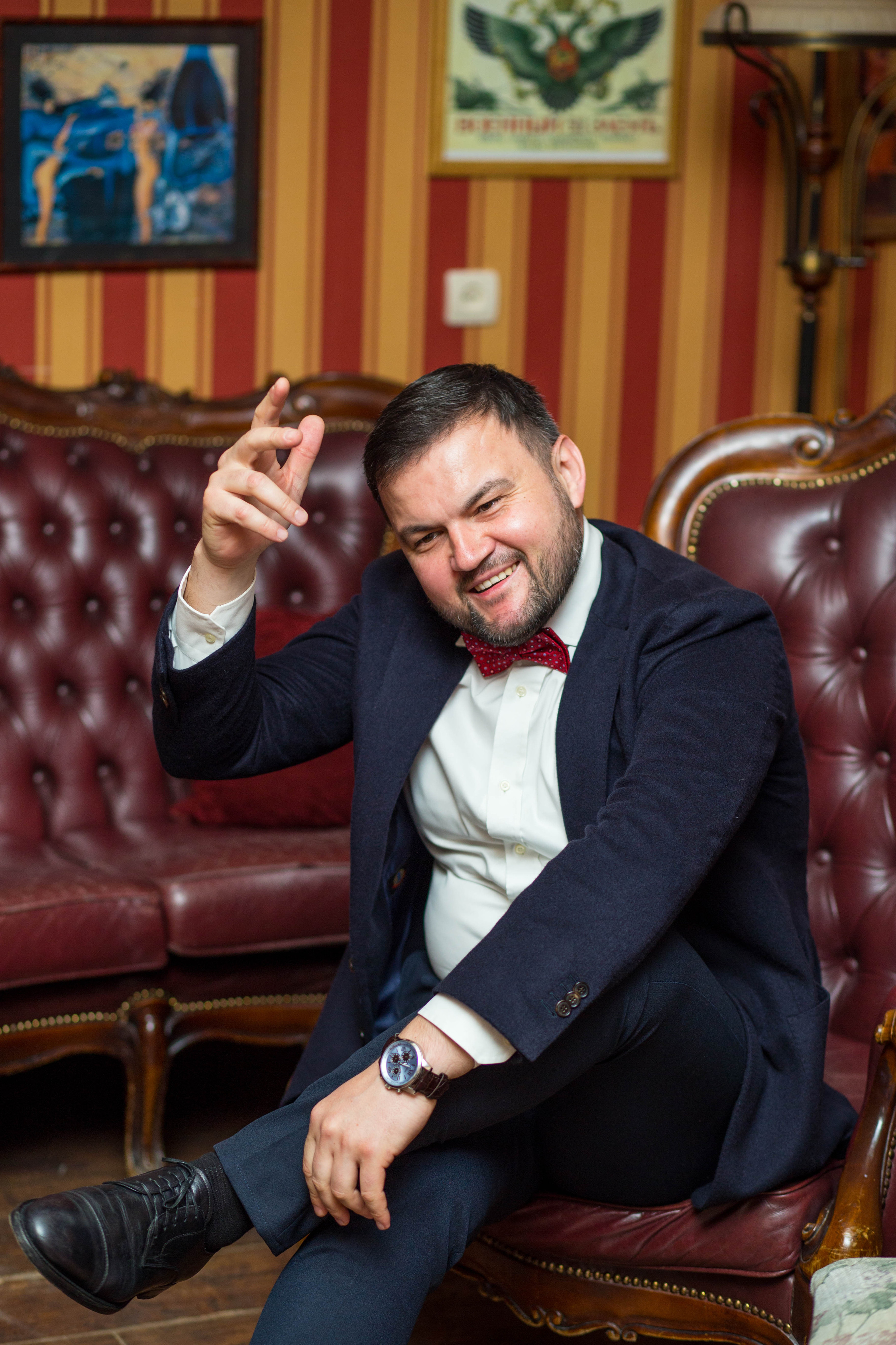 Servicii de Moderator,Dj,Lumini,Fum greu,Foto și video,Iepurasii de aur,Show programe la Chișinău și în afară țării.                                                                                          Услуги Ведущего,Диджея,Свет,Тяжелый дым,Фото и видео,Зеркальные кролики,Шоу программа в Кишиневе и по всему миру.    Viber,Whatsapp,Telegram:+37379886716.                                     