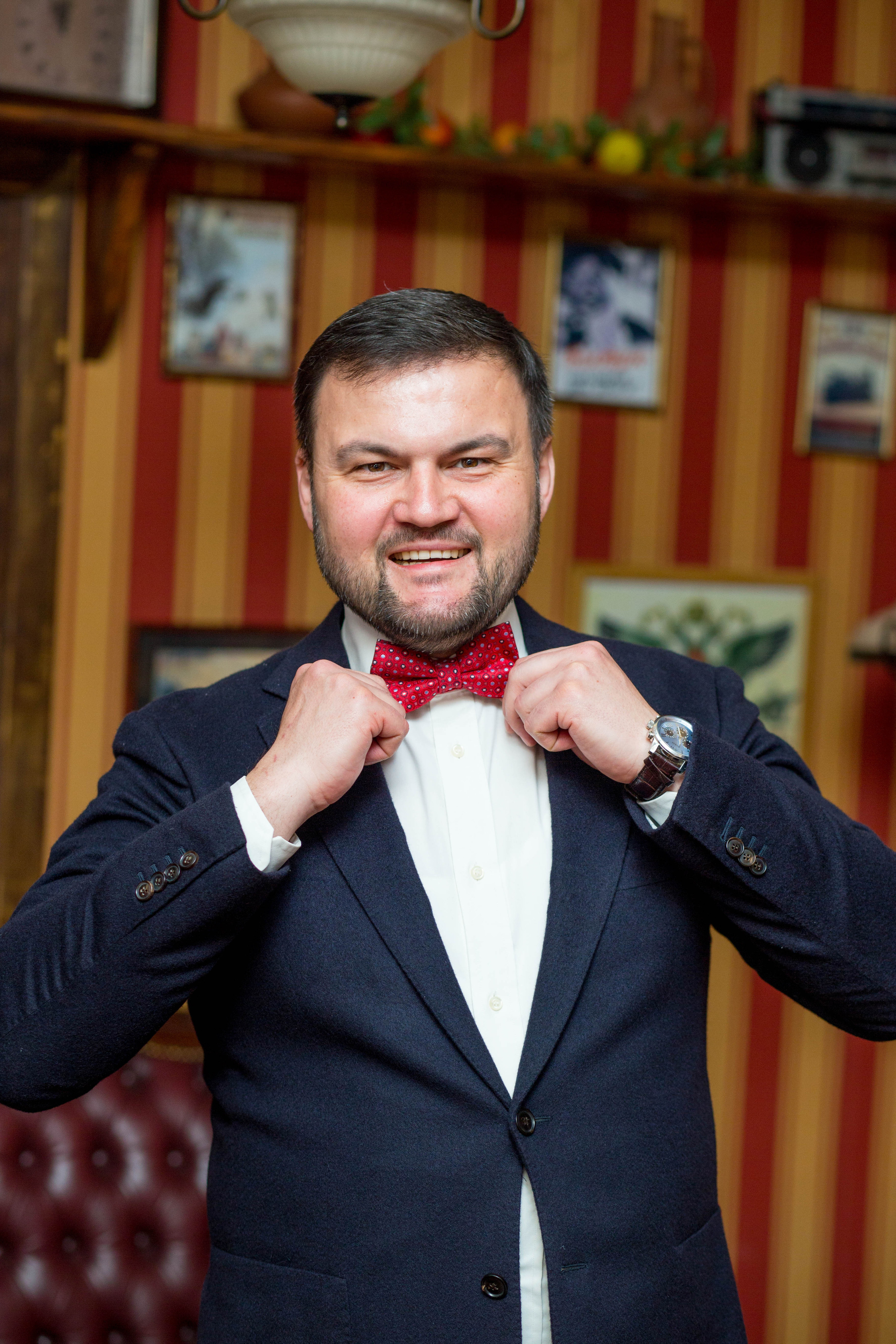 Servicii de Moderator,Dj,Lumini,Fum greu,Foto și video,Iepurasii de aur,Show programe la Chișinău și în afară țării.                                                                                          Услуги Ведущего,Диджея,Свет,Тяжелый дым,Фото и видео,Зеркальные кролики,Шоу программа в Кишиневе и по всему миру.    Viber,Whatsapp,Telegram:+37379886716.                                     