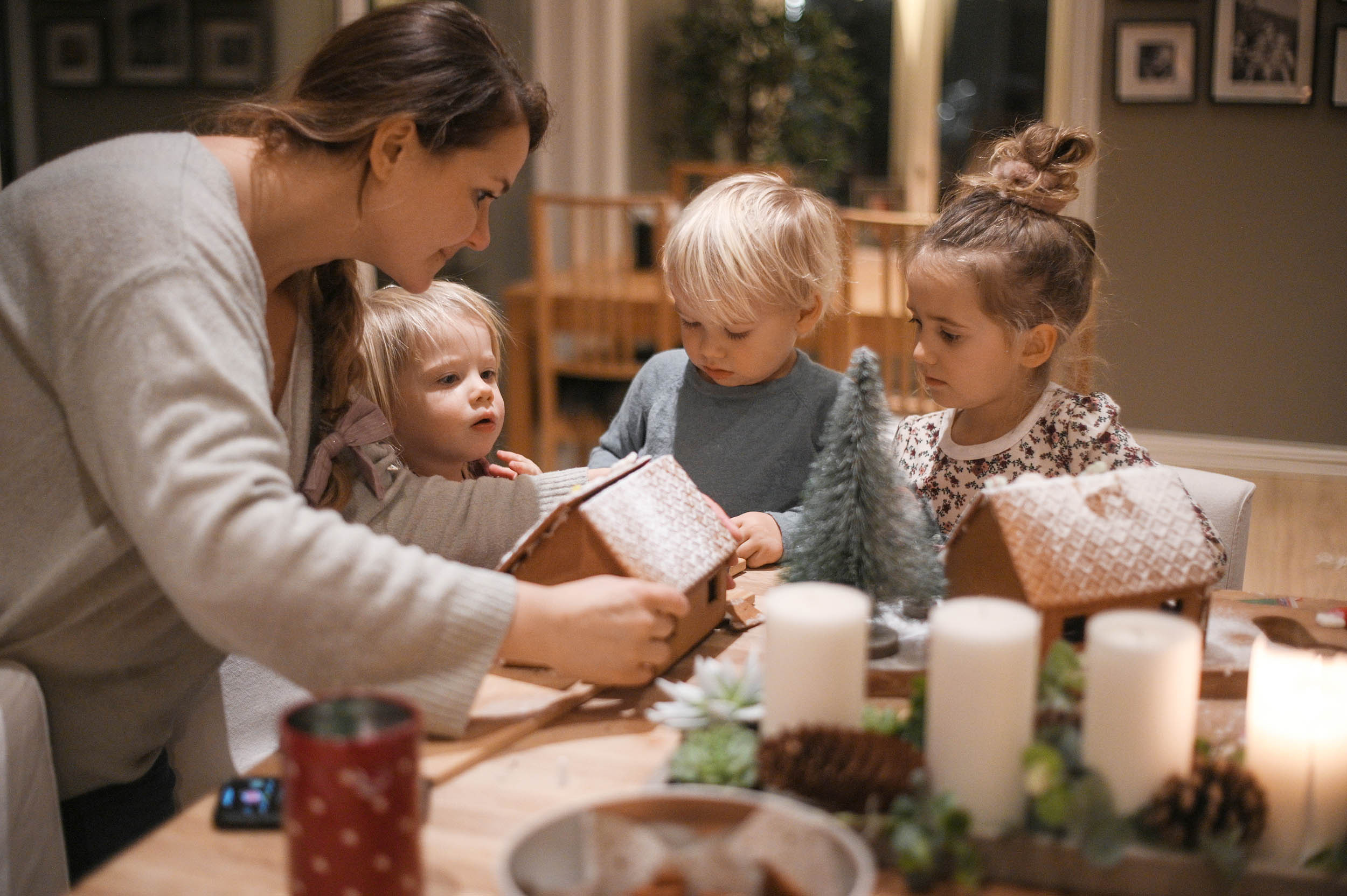 Pepperkakehus. Family and wedding photographer in Norway Bublik Polina