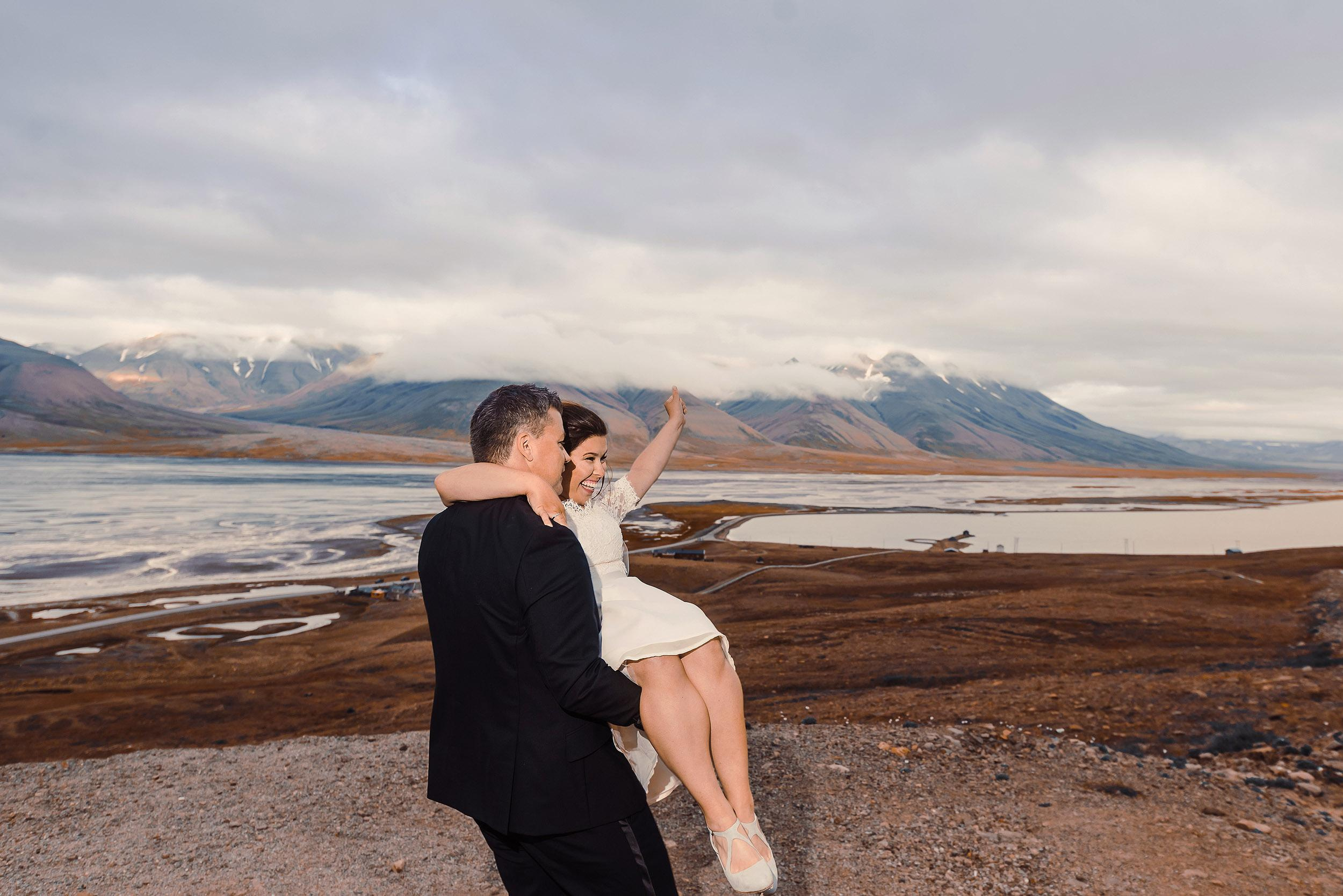 Ida and Tommy. Svalbard. Family and wedding photographer in Norway Bublik Polina
