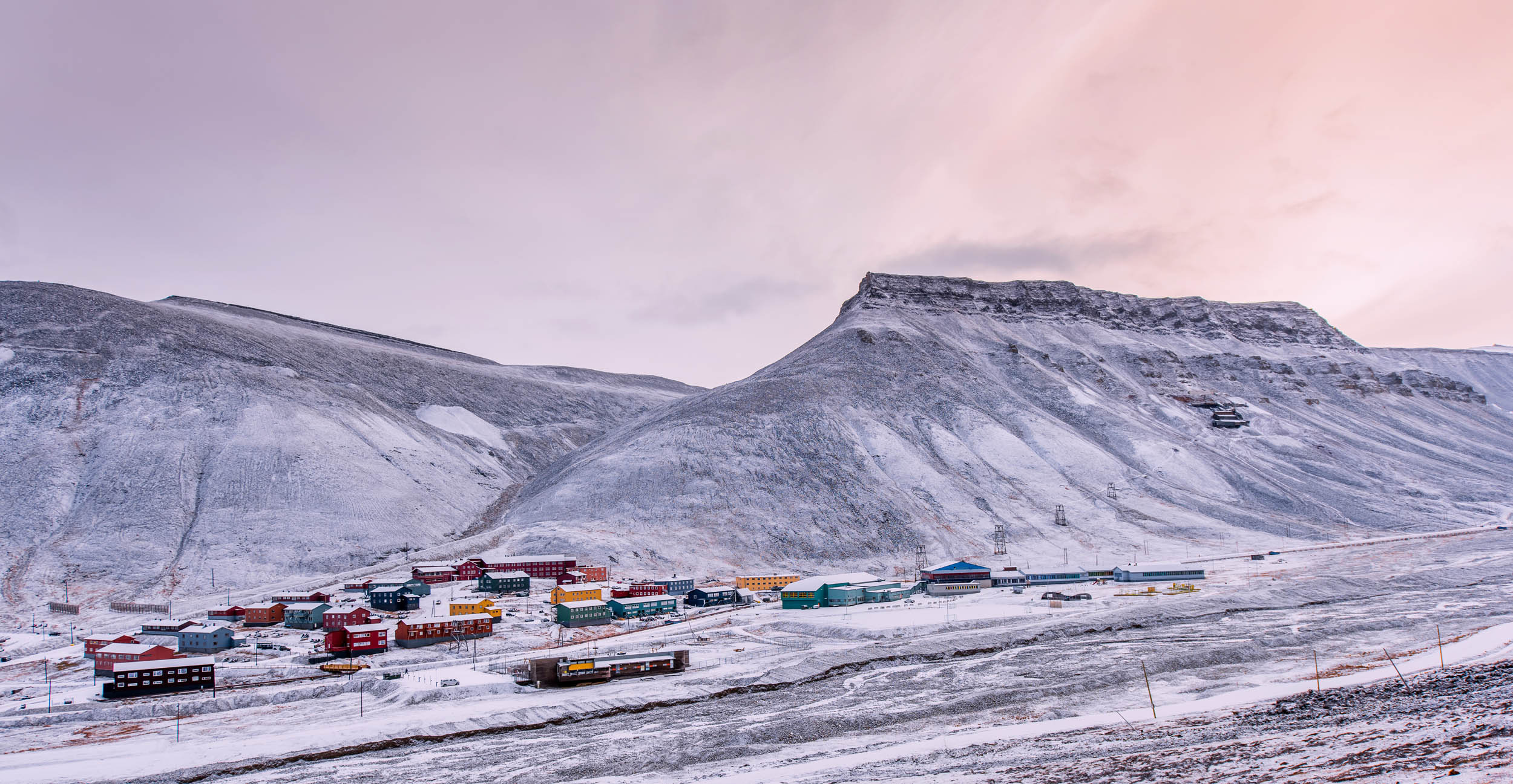 Svalbard. Winter. Day. Family and wedding photographer in Norway Bublik Polina