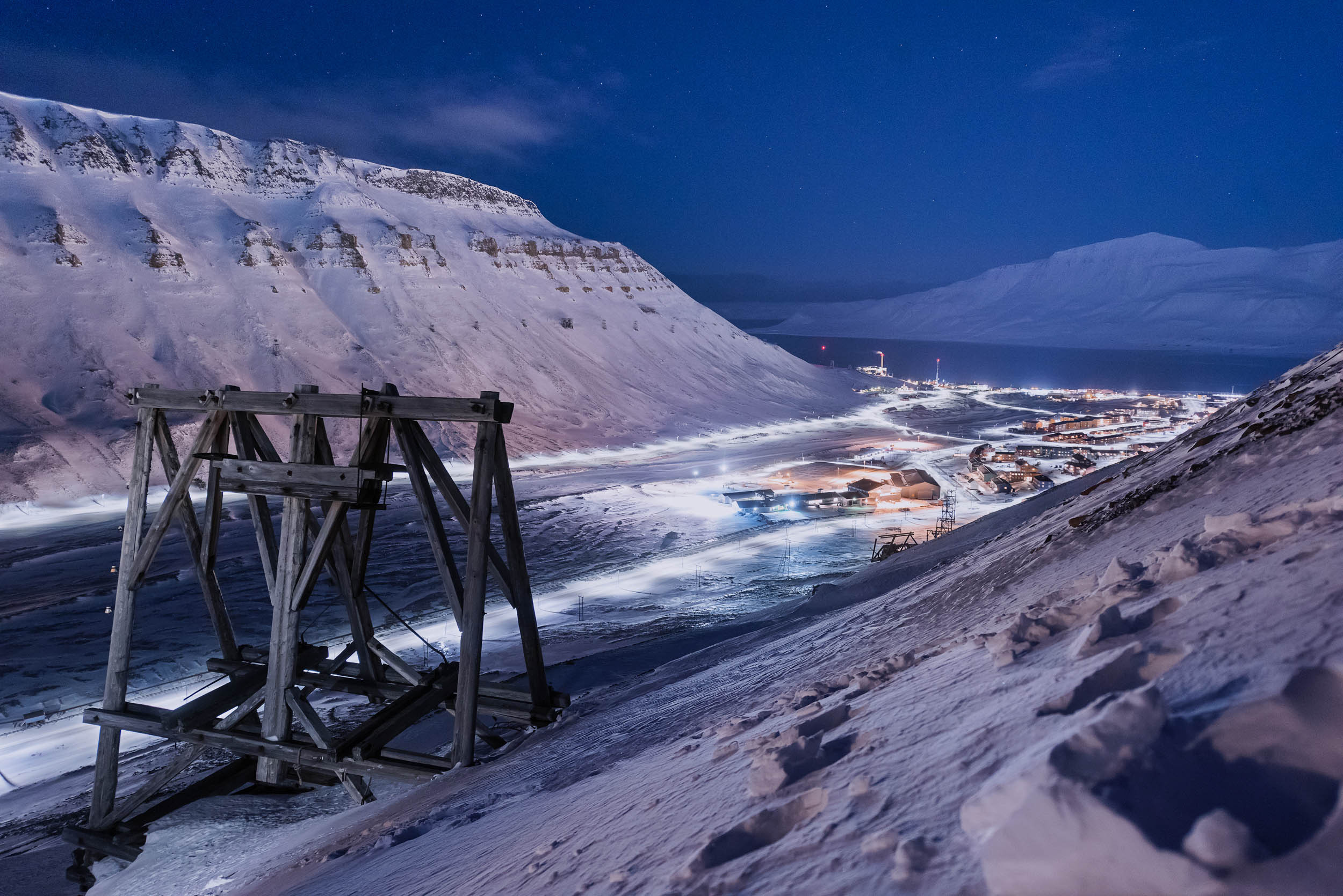 Svalbard. Winter. Night. Family and wedding photographer in Norway Bublik Polina