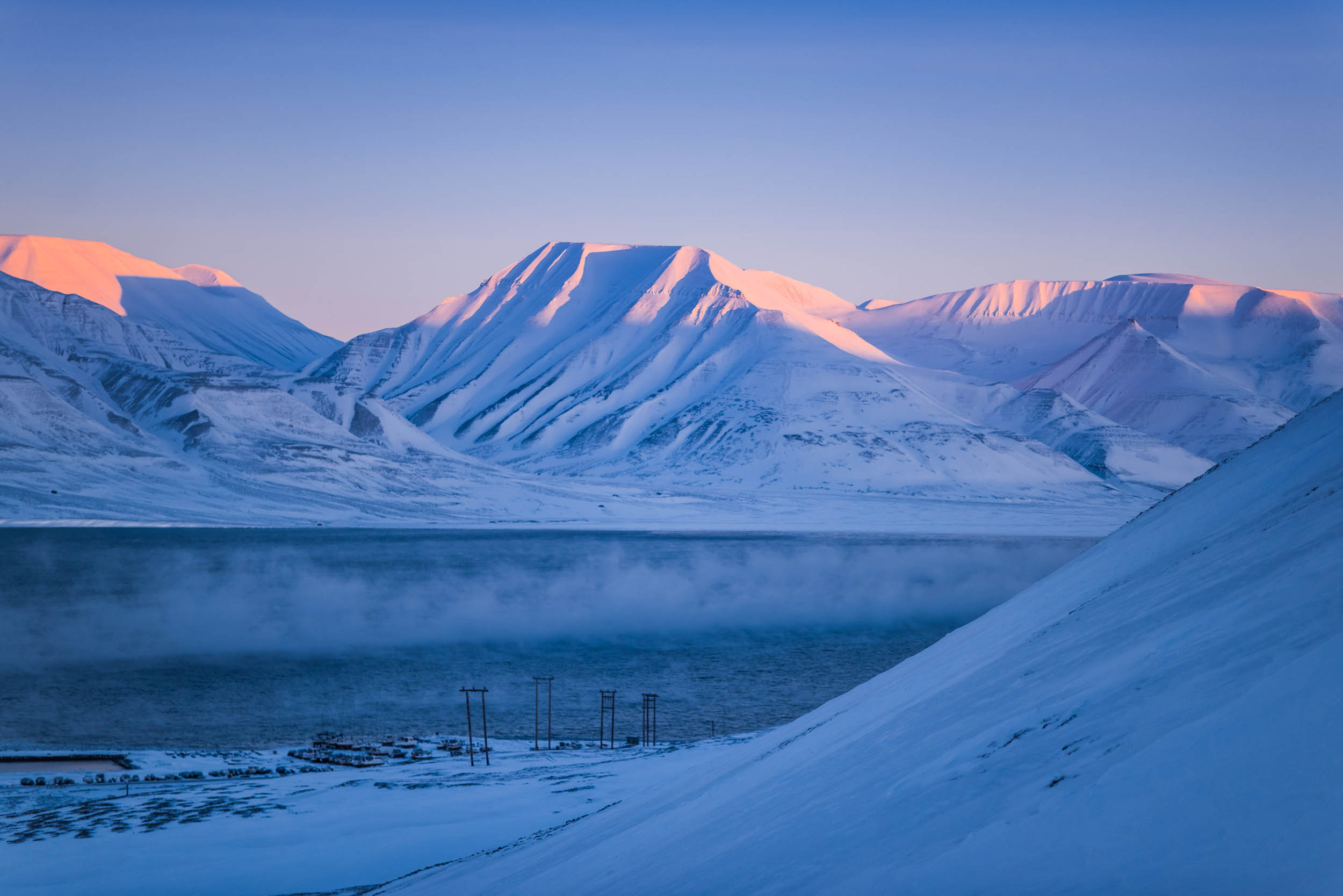 Svalbard. Winter. Day. Family and wedding photographer in Norway Bublik Polina