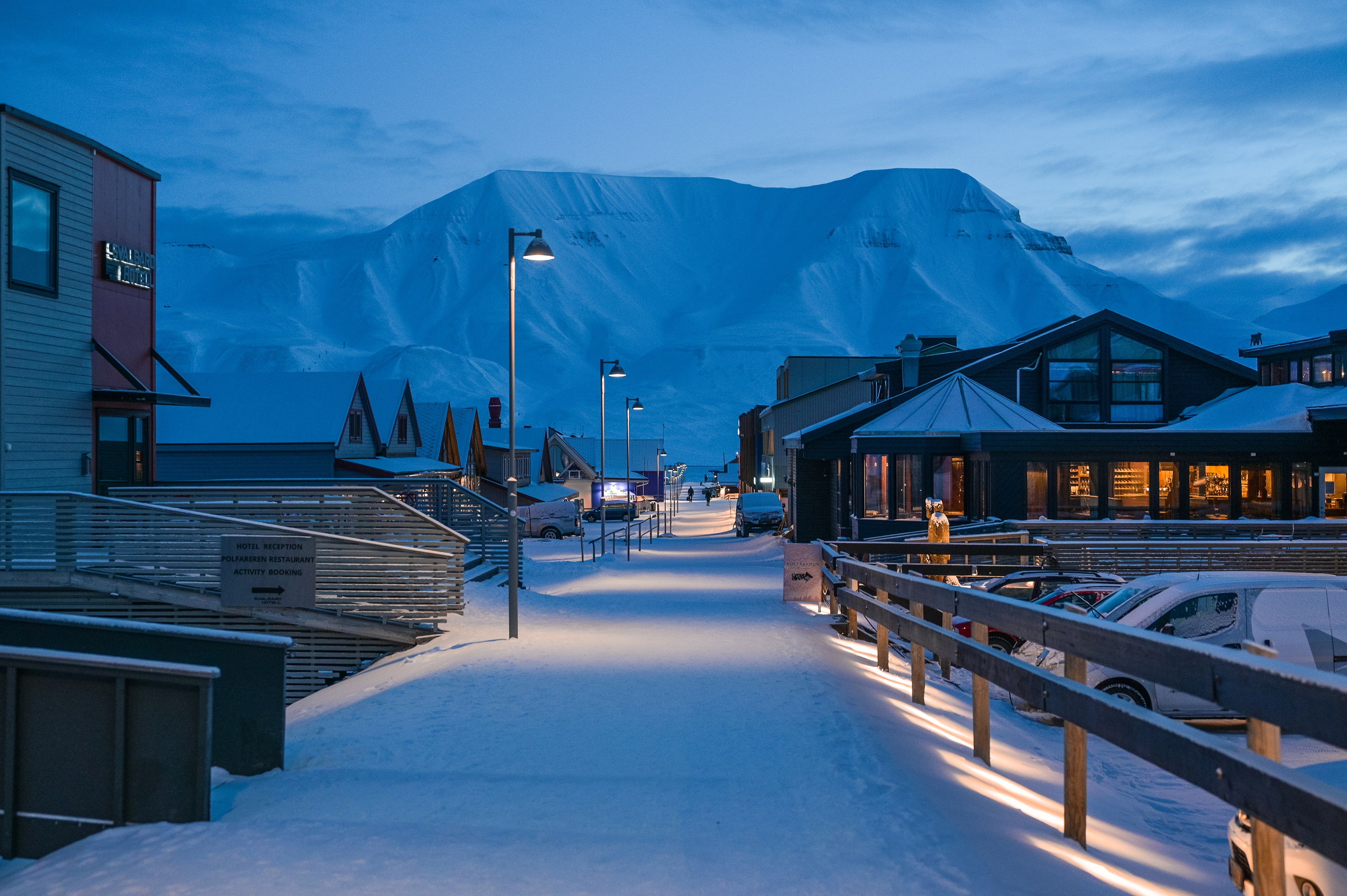 Svalbard february 2024. Family and wedding photographer in Norway Bublik Polina
