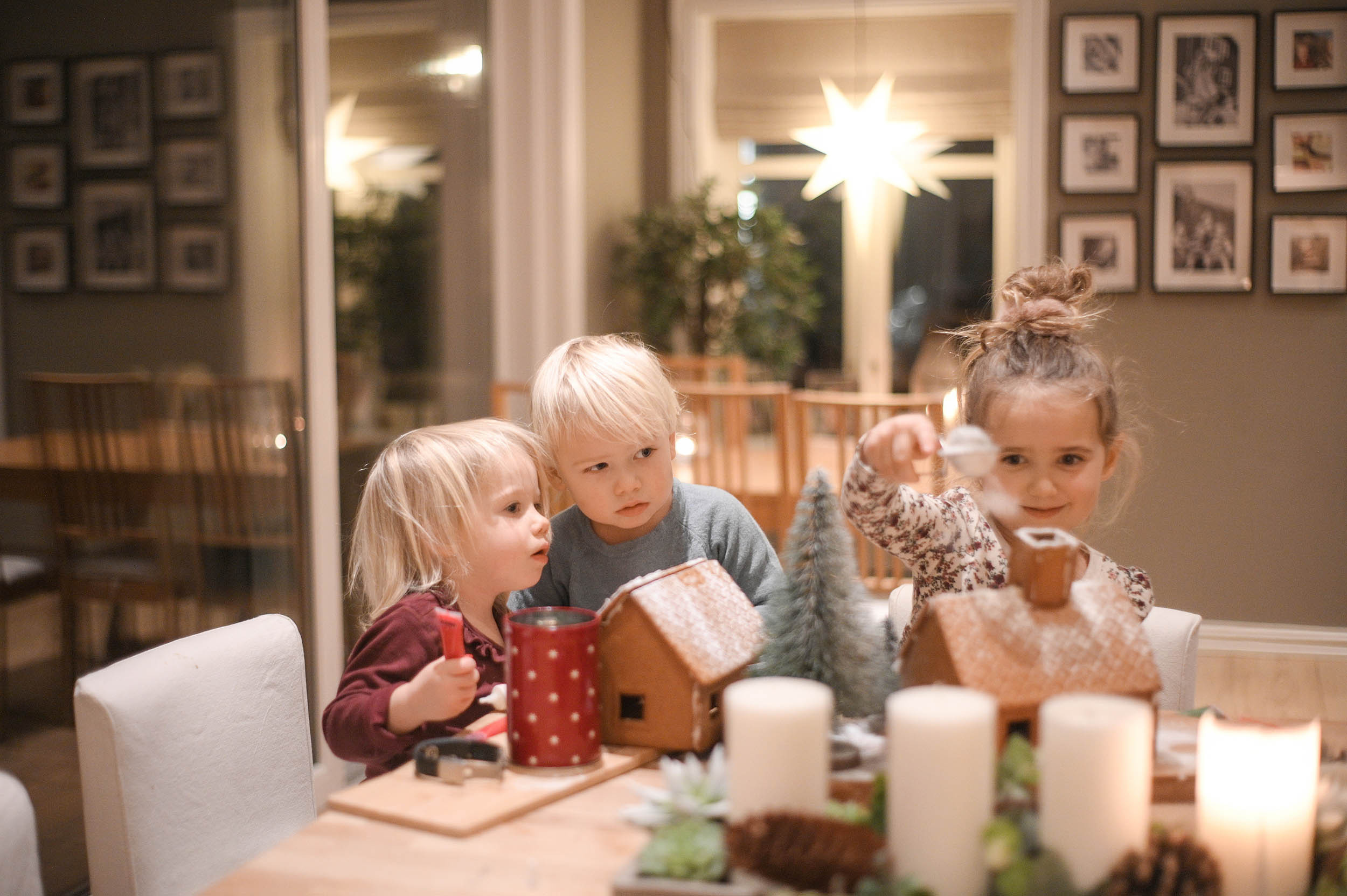 Pepperkakehus. Family and wedding photographer in Norway Bublik Polina