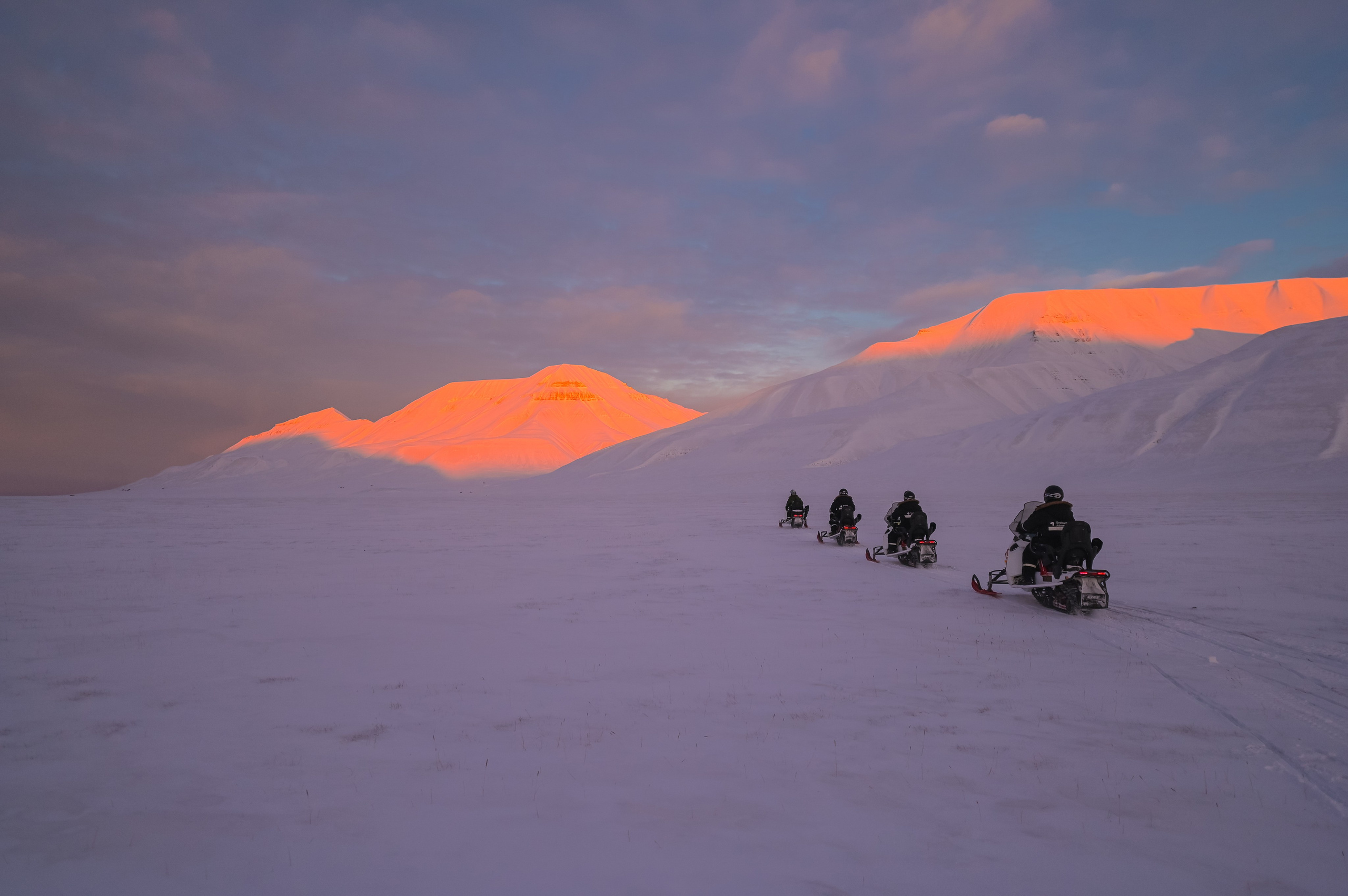 Svalbard february 2024. Family and wedding photographer in Norway Bublik Polina