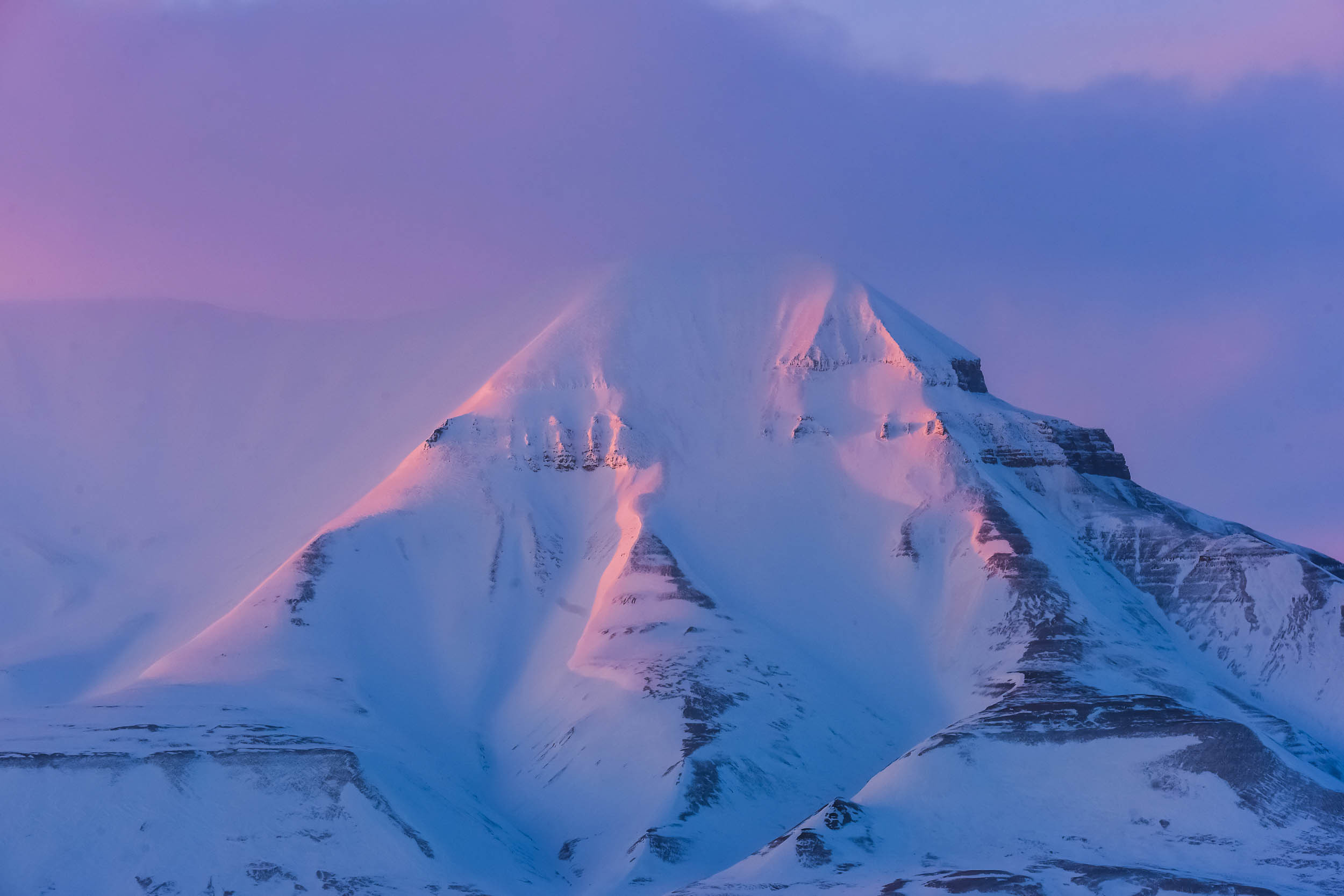 Svalbard. Winter. Day. Family and wedding photographer in Norway Bublik Polina
