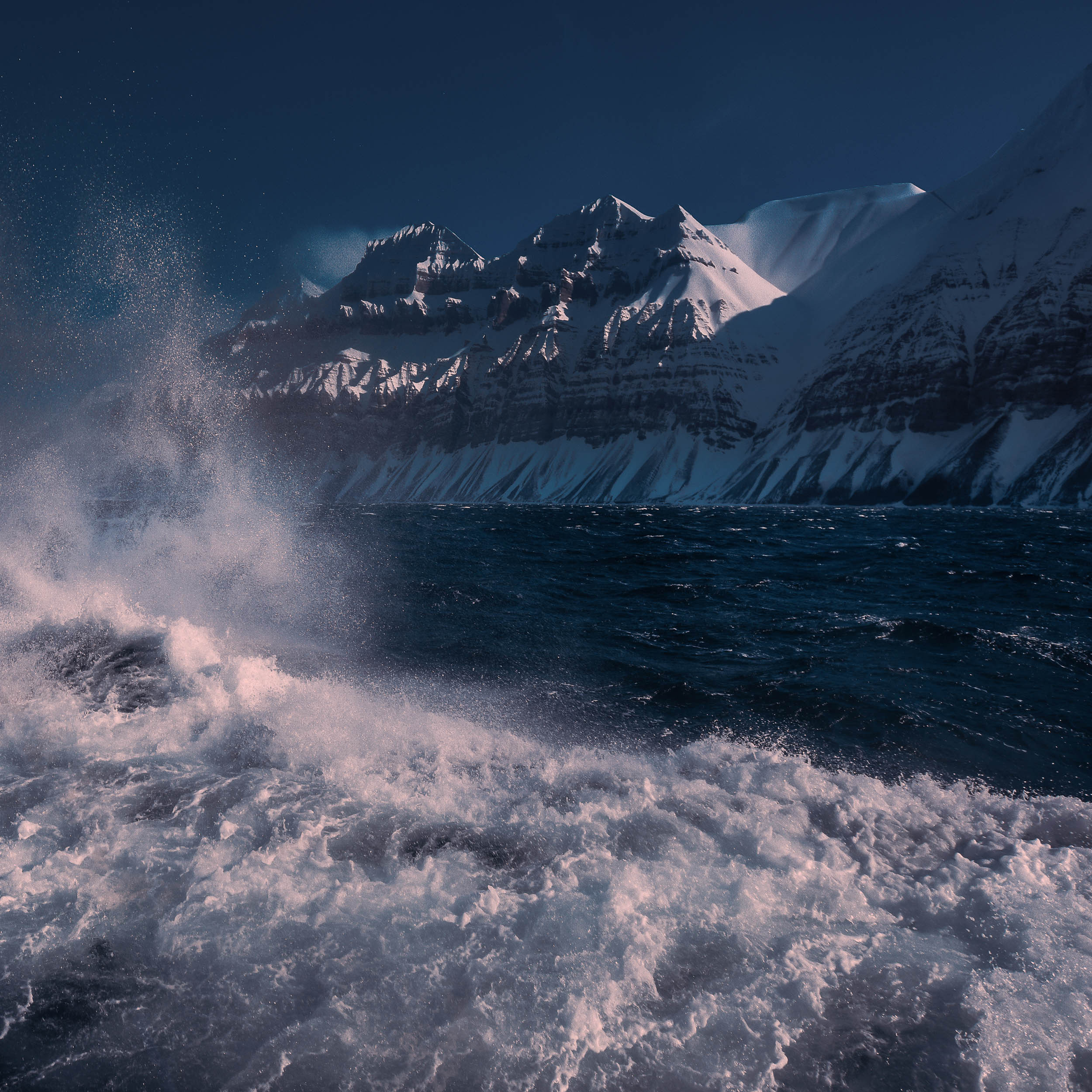 Svalbard. Winter. Day. Family and wedding photographer in Norway Bublik Polina