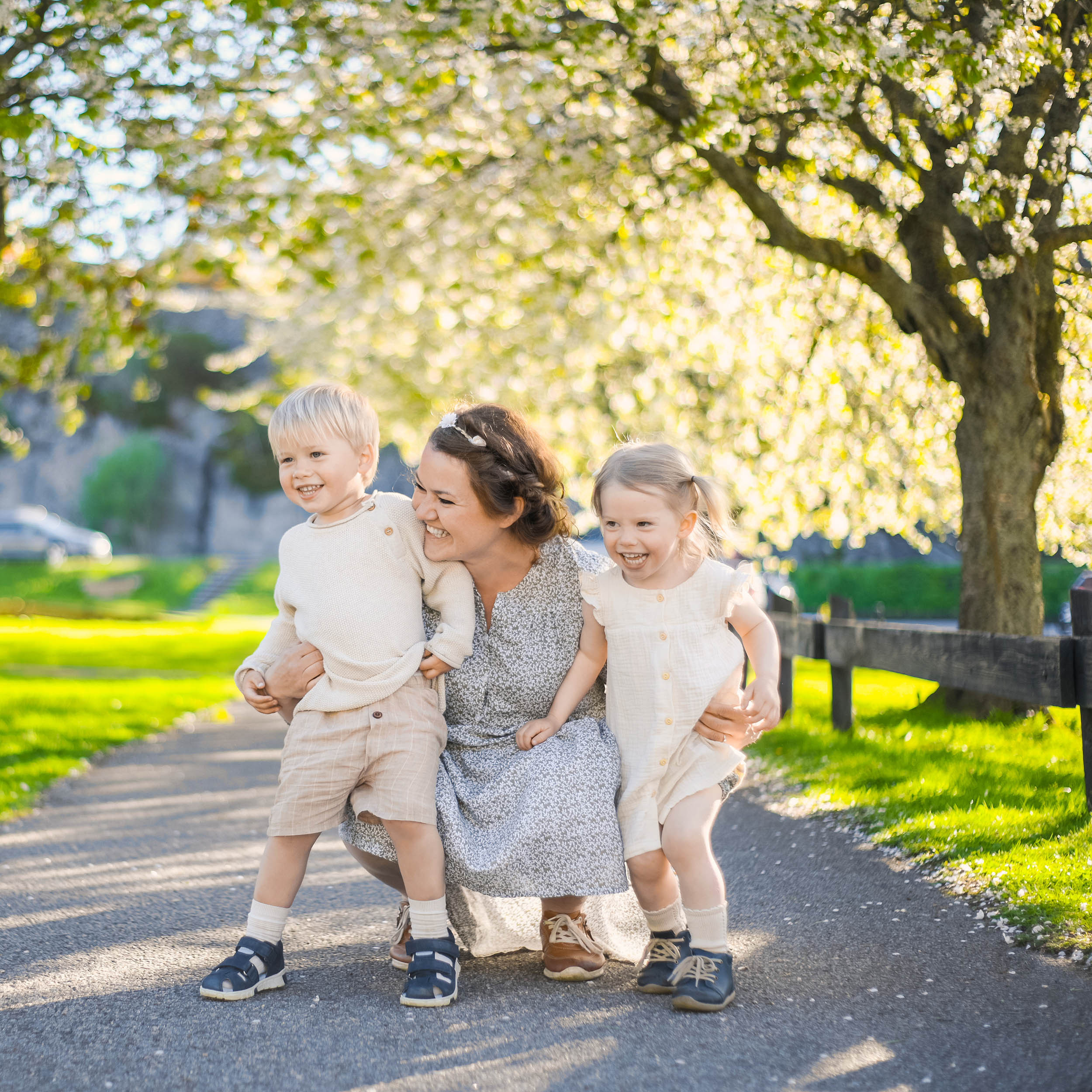 Viki + 3🐒🐒🐒. Family and wedding photographer in Norway Bublik Polina